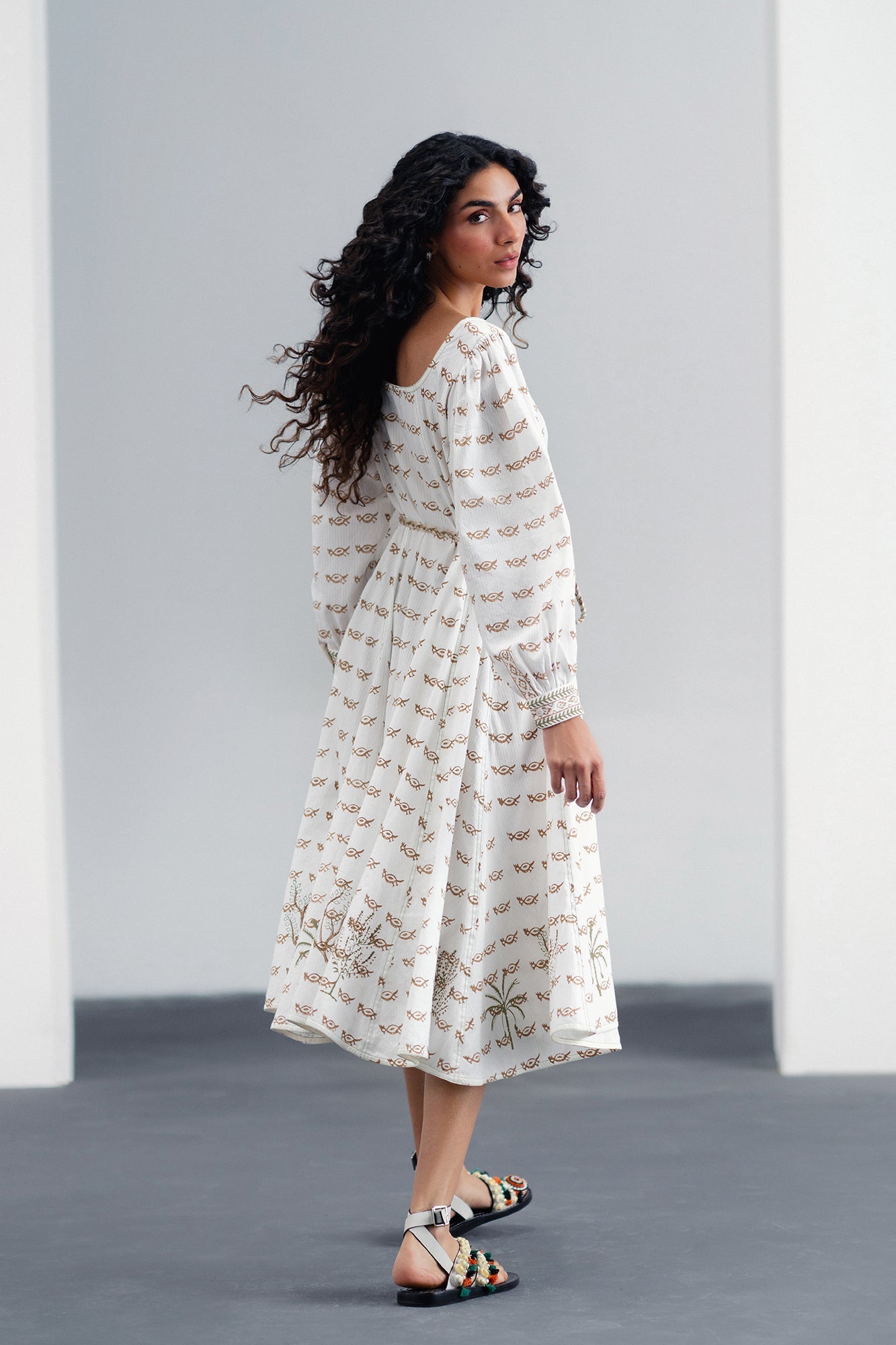 DRESS (E120/003/0045)