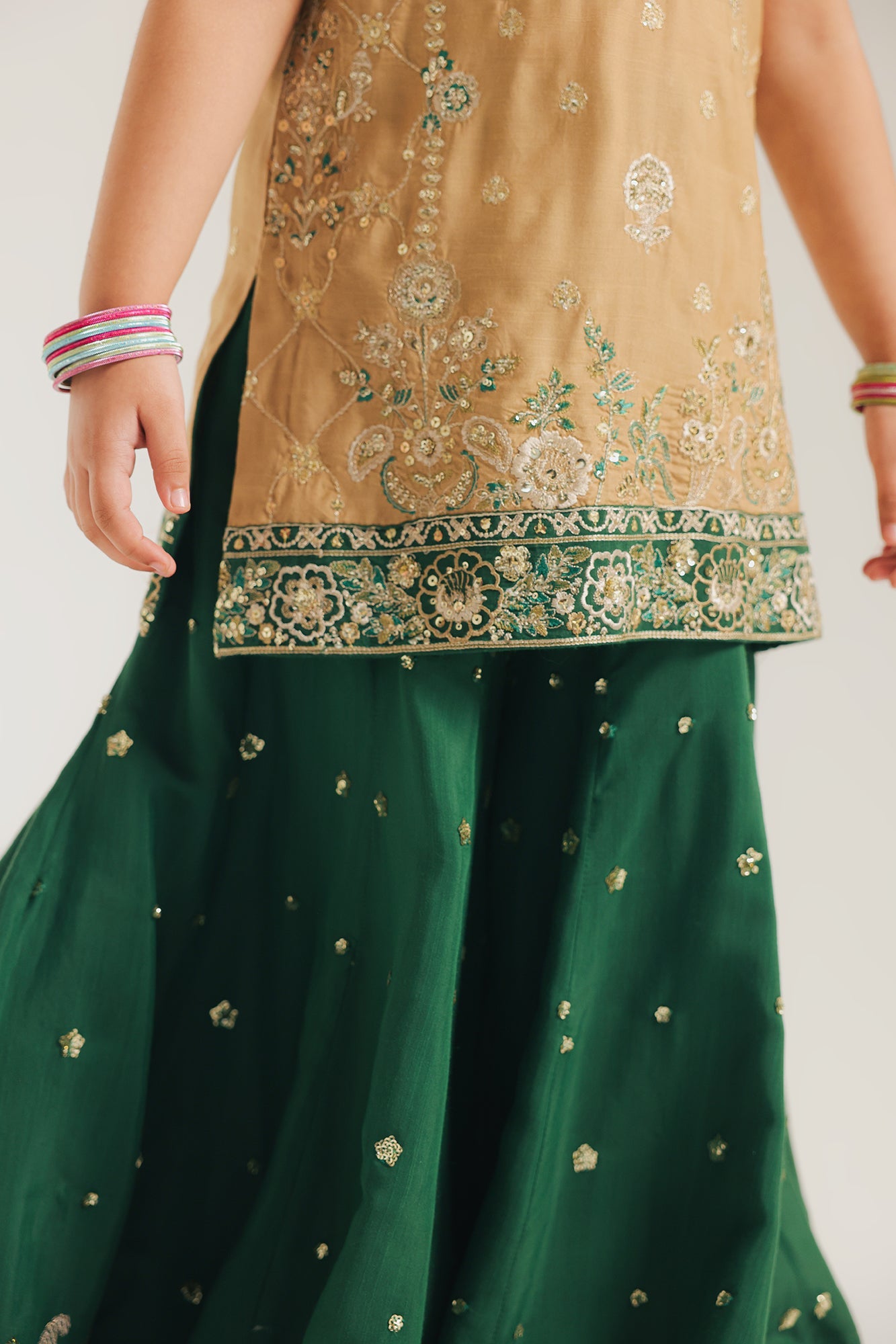 EMBROIDERED SUIT (E0227/415/0070)