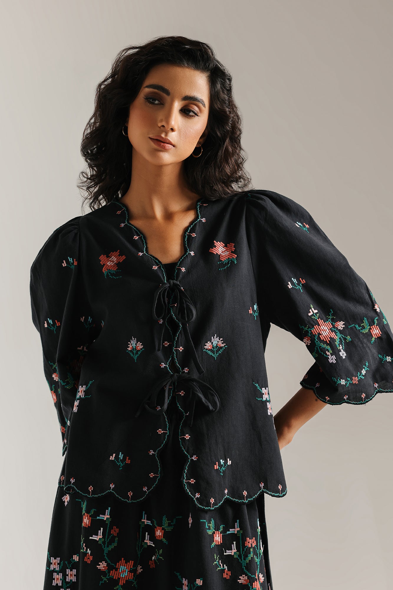 EMBROIDERED SUIT (E0524/101/902)