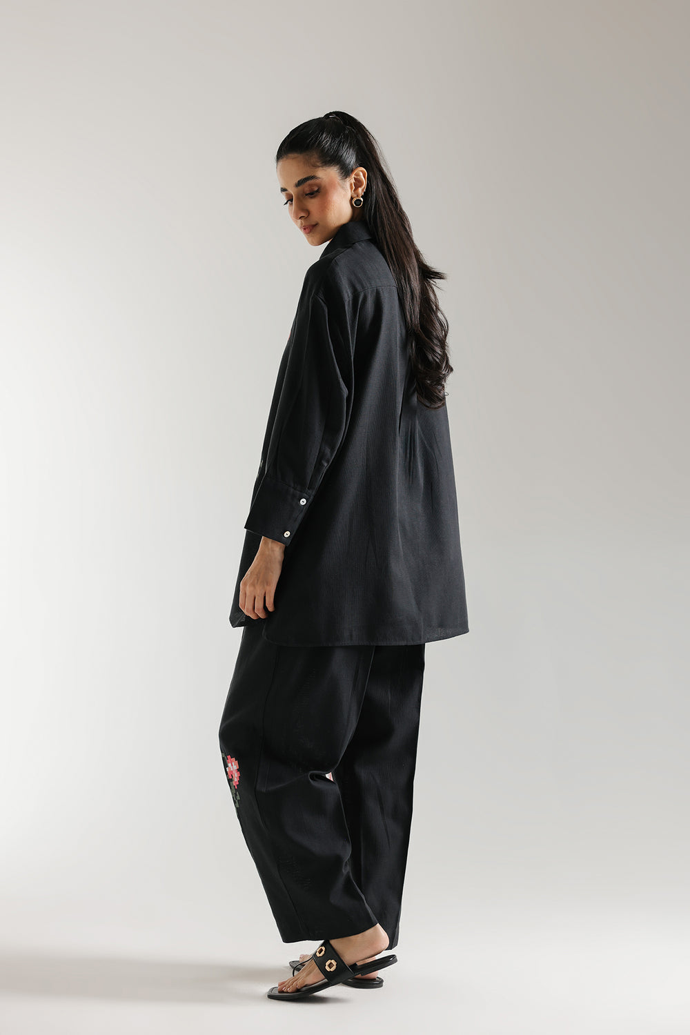 EMBROIDERED SUIT (E0603/106/902)