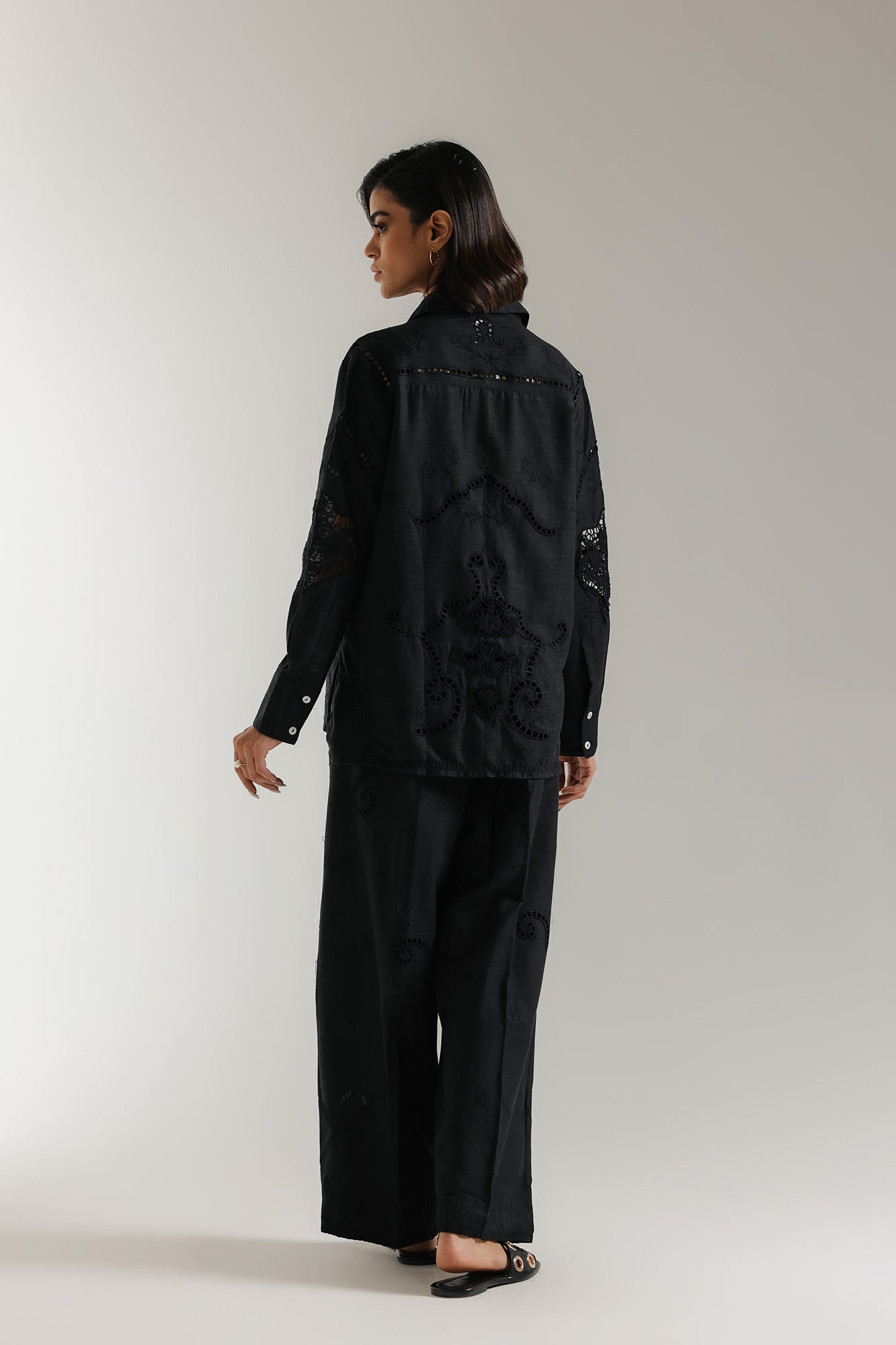 EMBROIDERED SUIT (E0609/106/902)