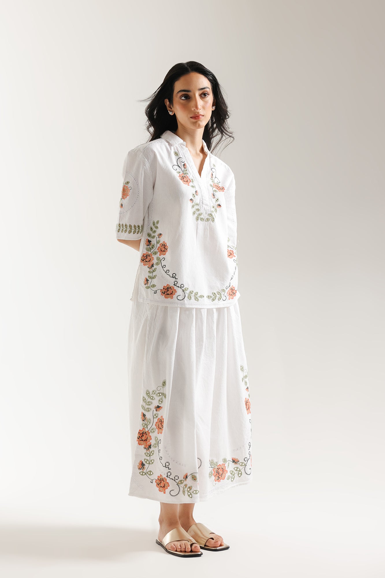 EMBROIDERED SUIT (E0635/106/001)