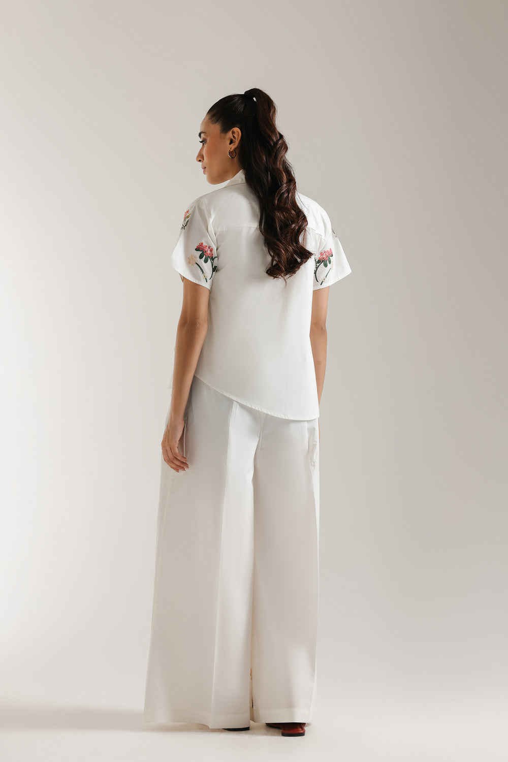 EMBROIDERED SUIT (E106/002/0672)