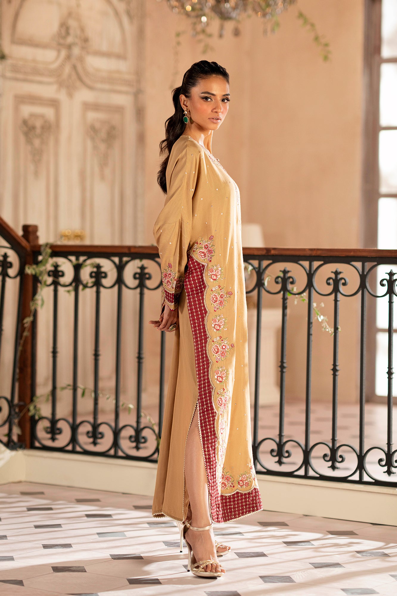EMBROIDERED SUIT (E0767/104/113)