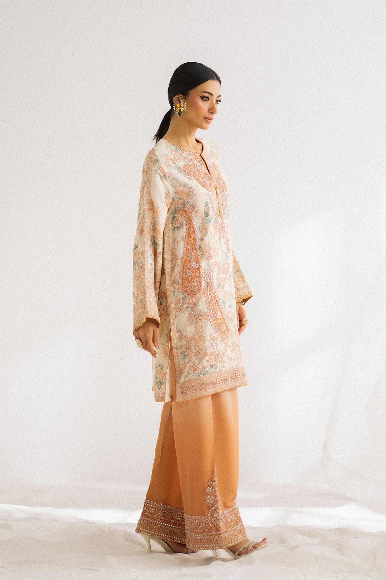 EMBROIDERED SUIT (E0798/104/227)