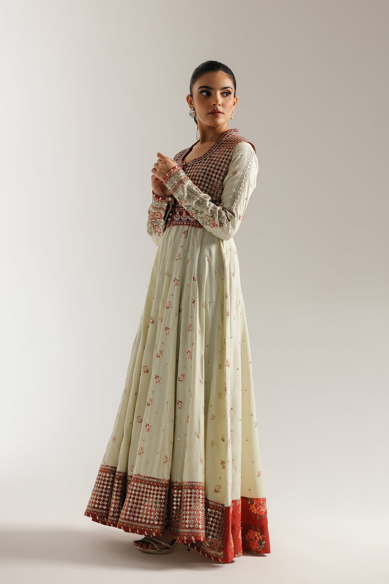 EMBROIDERED PISHWAS (E0826/104/130)