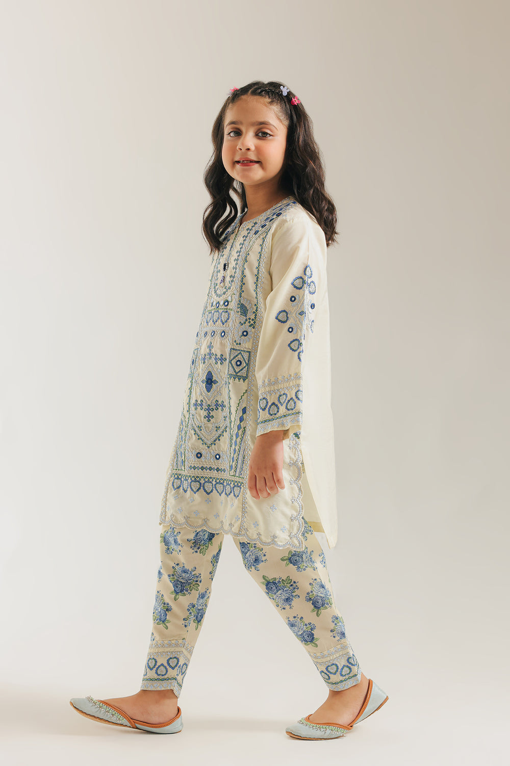 EMBROIDERED SUIT (E0850/404/005)