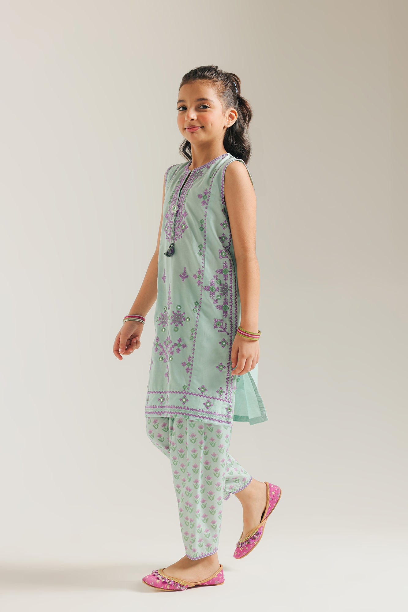 EMBROIDERED SUIT (E0852/404/720)