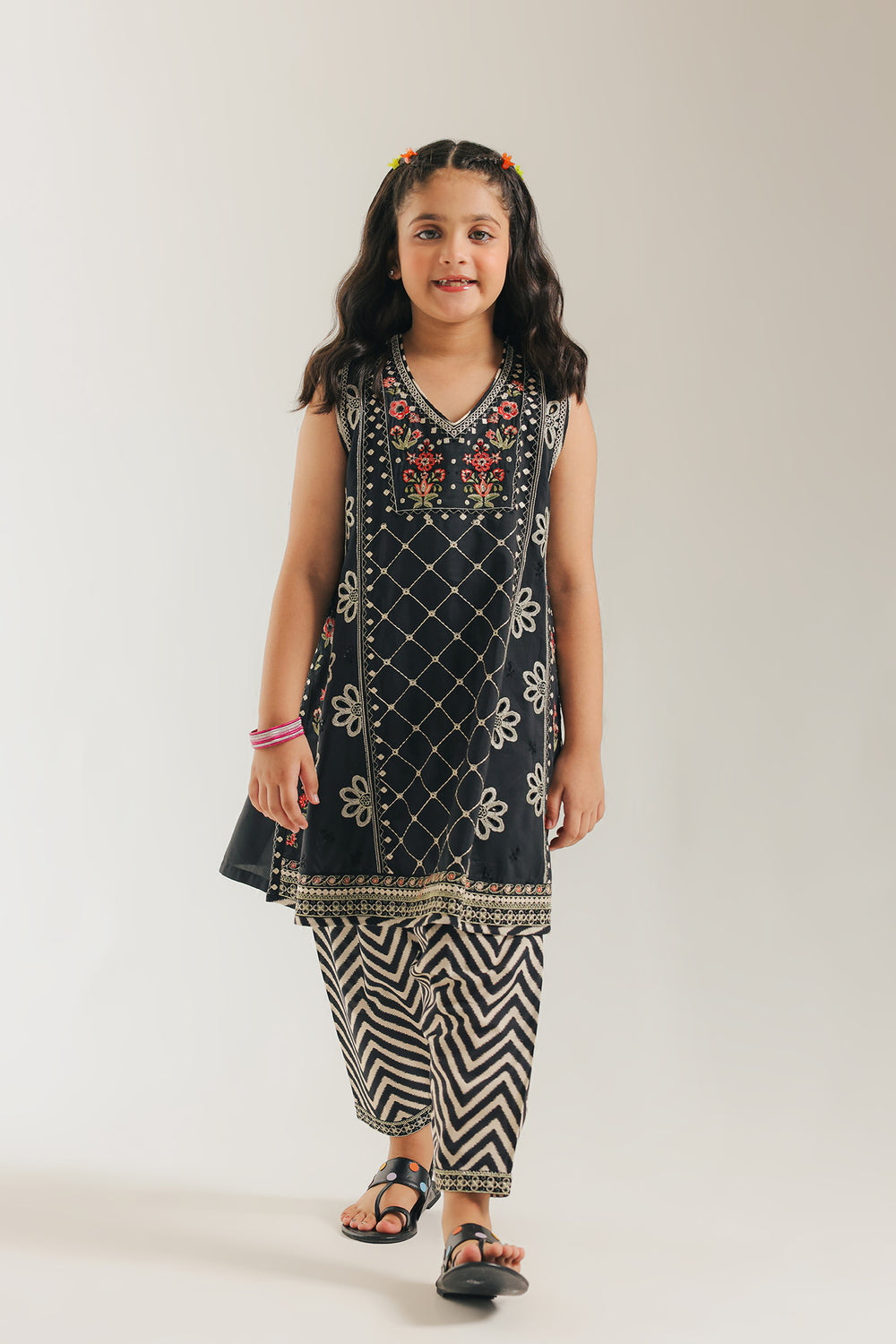 EMBROIDERED SUIT (E0856/404/902)