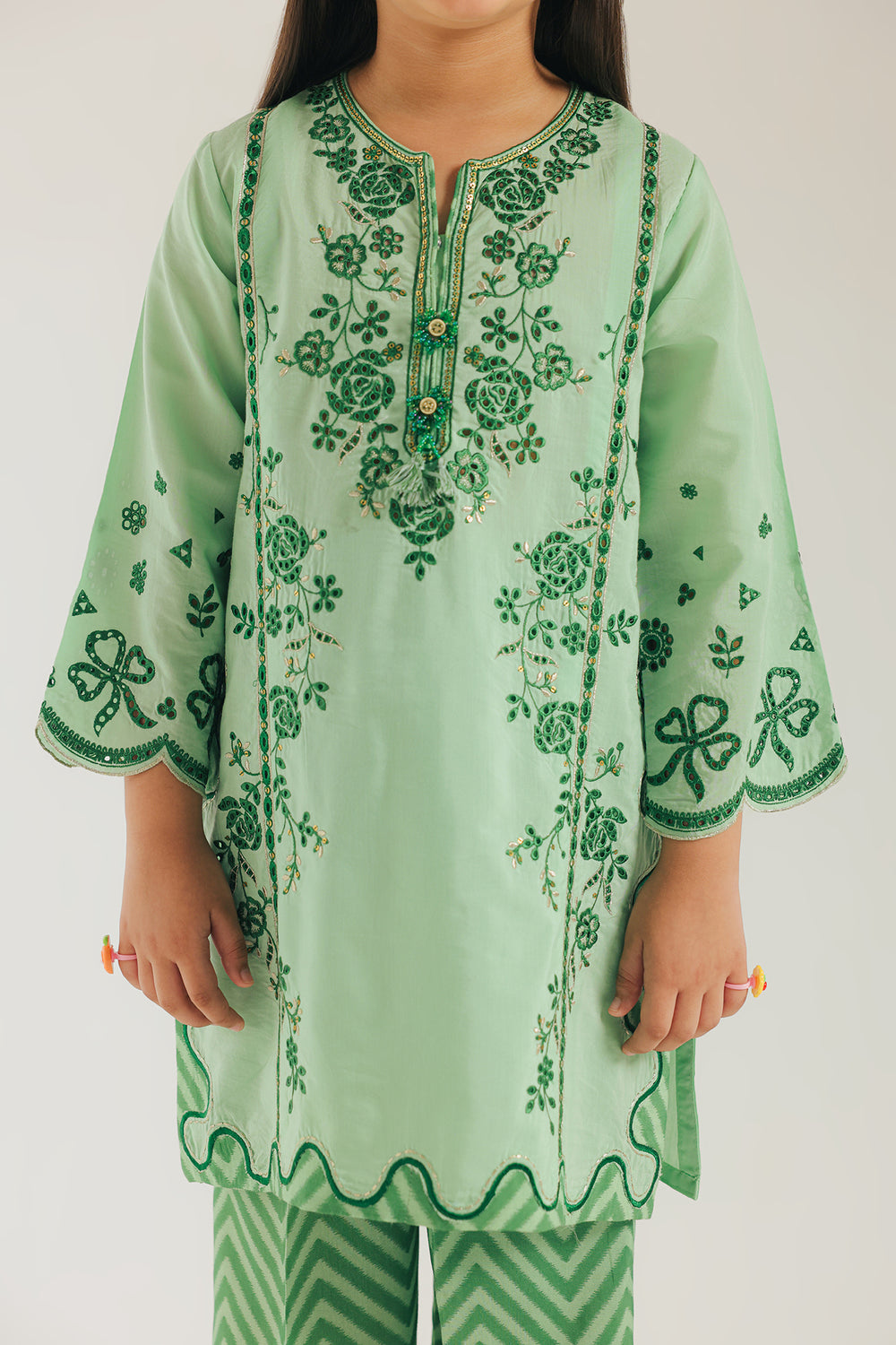 EMBROIDERED SUIT (E0860/404/127))