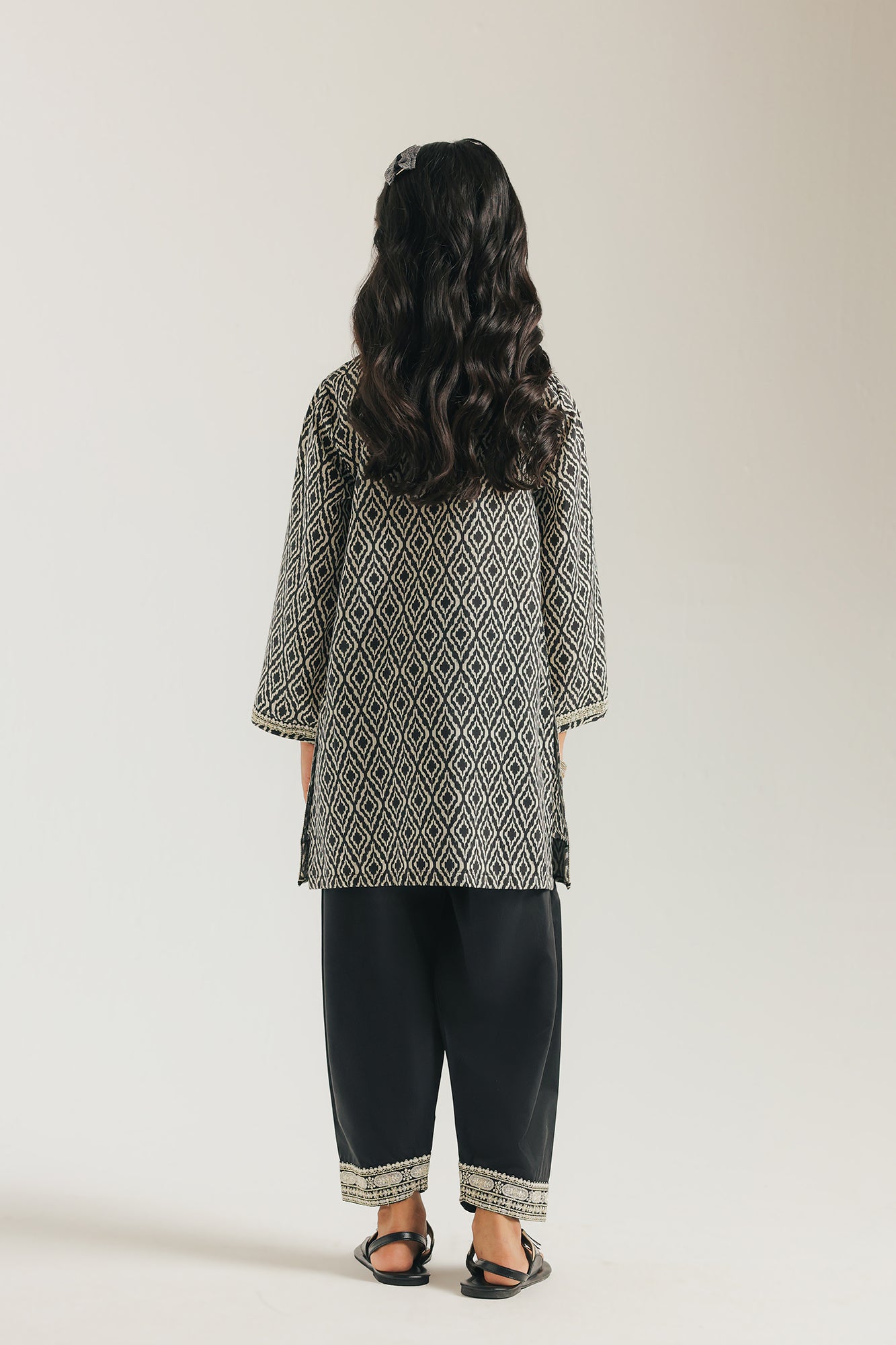 EMBROIDERED SUIT (E0861/404/902)