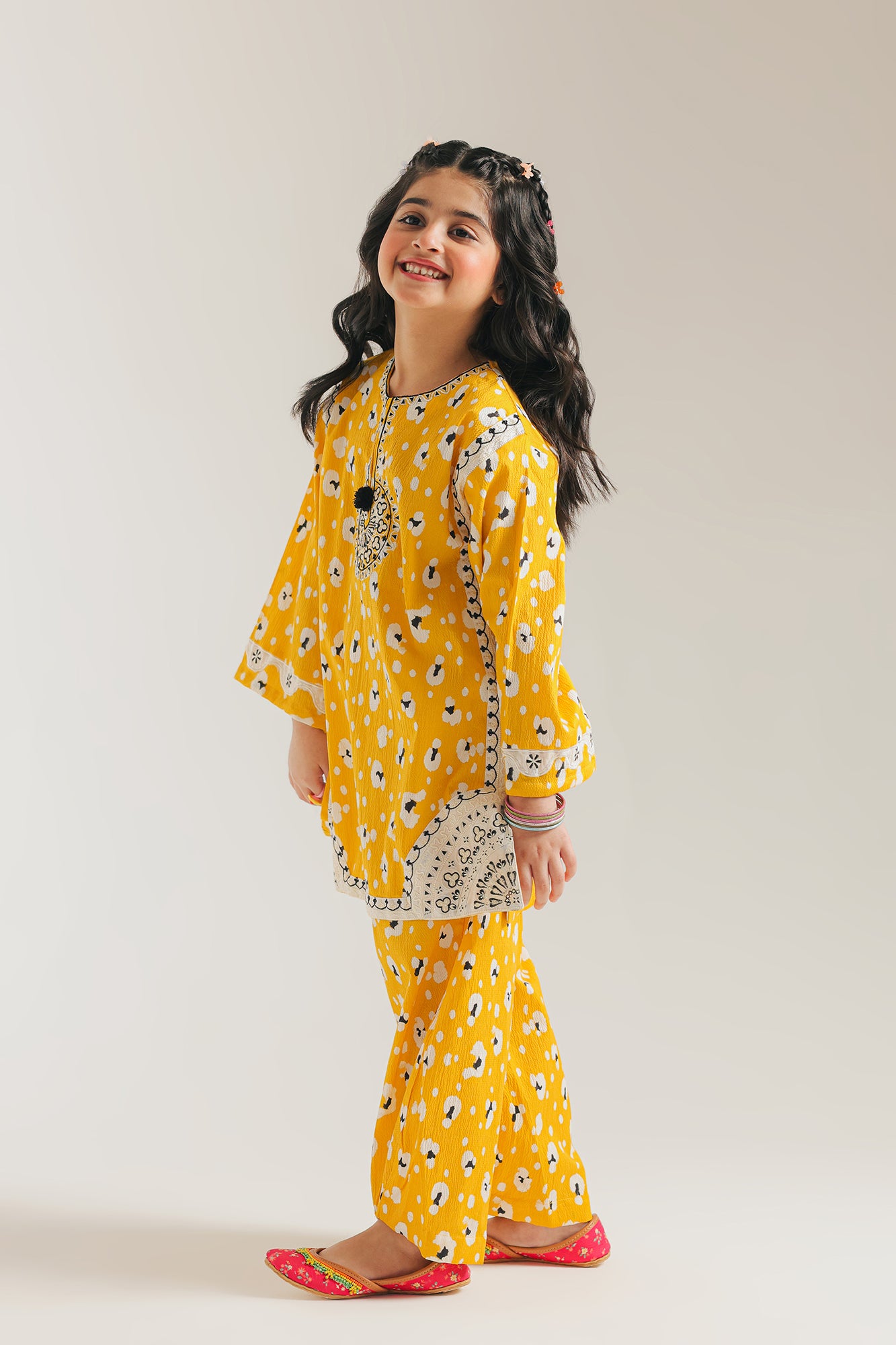 EMBROIDERED SUIT (E1066/402/112)