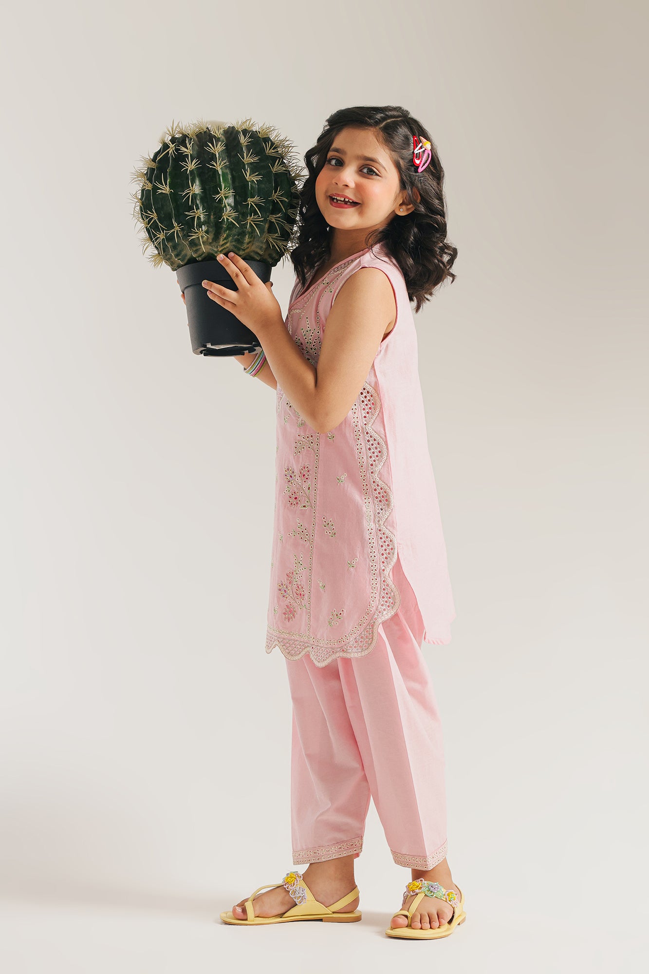 EMBROIDERED SUIT (E1216/402/427)