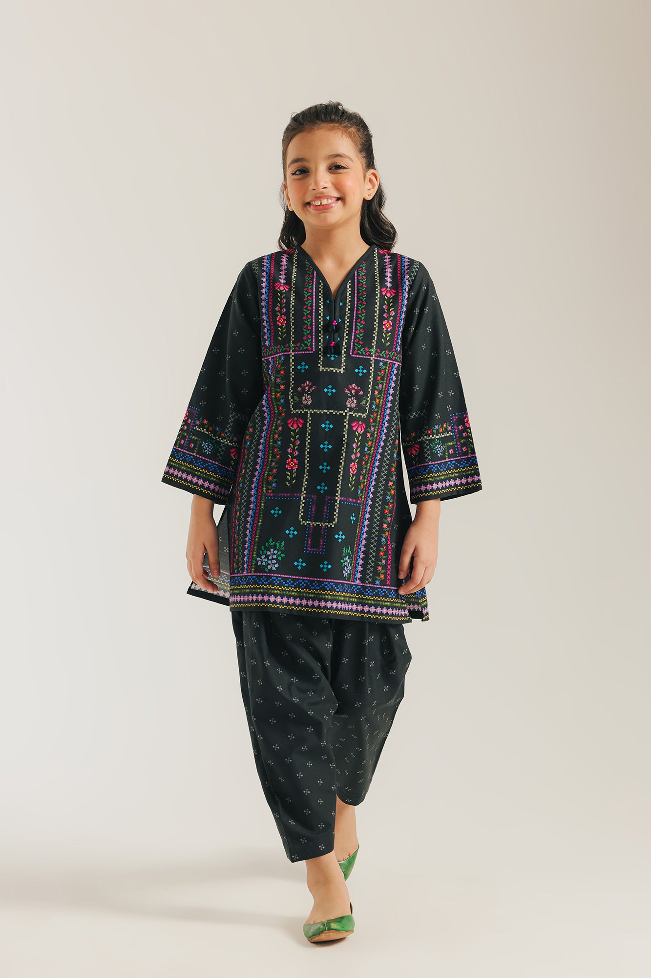 EMBROIDERED SUIT (E1300/402/901)