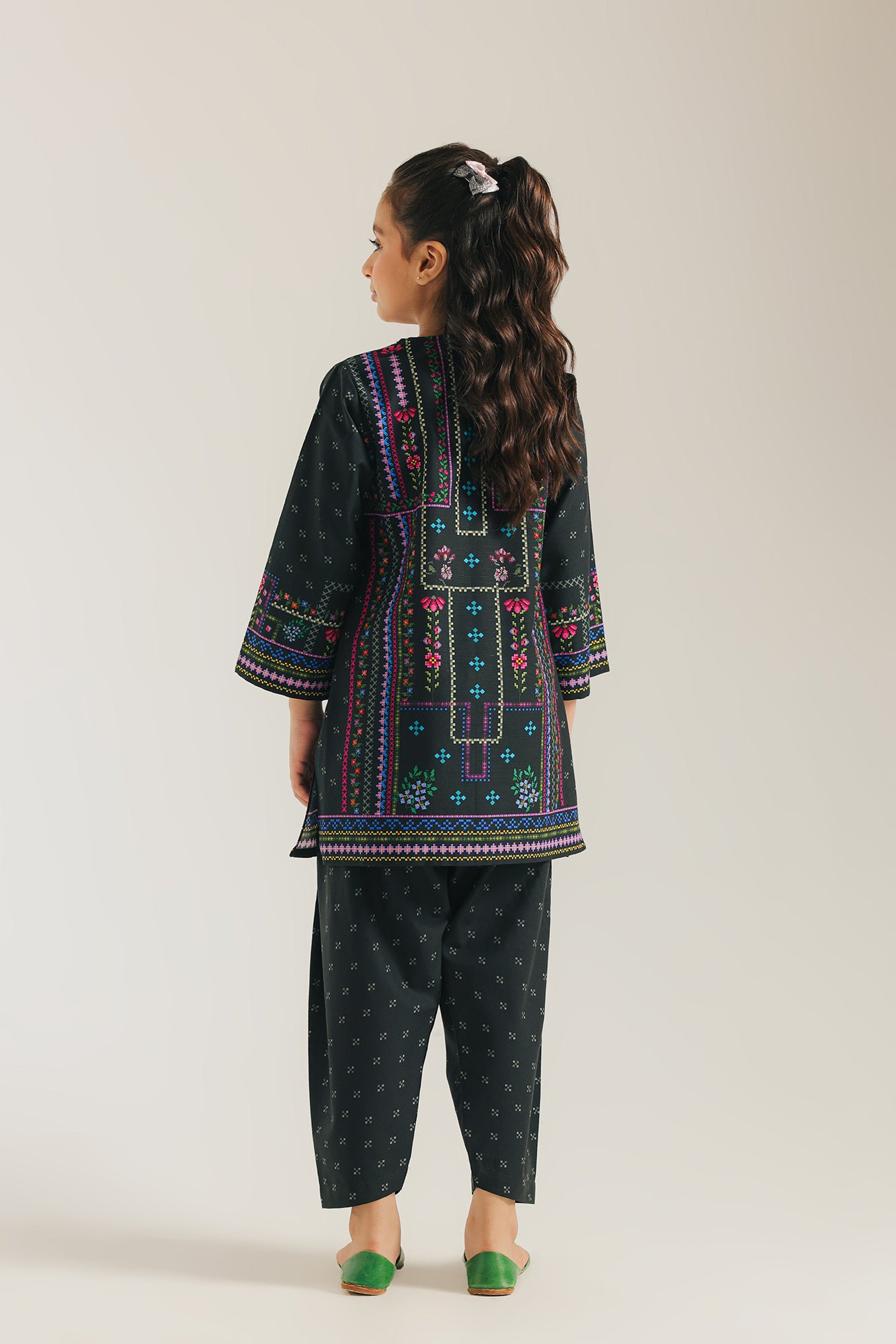 EMBROIDERED SUIT (E1300/402/901)