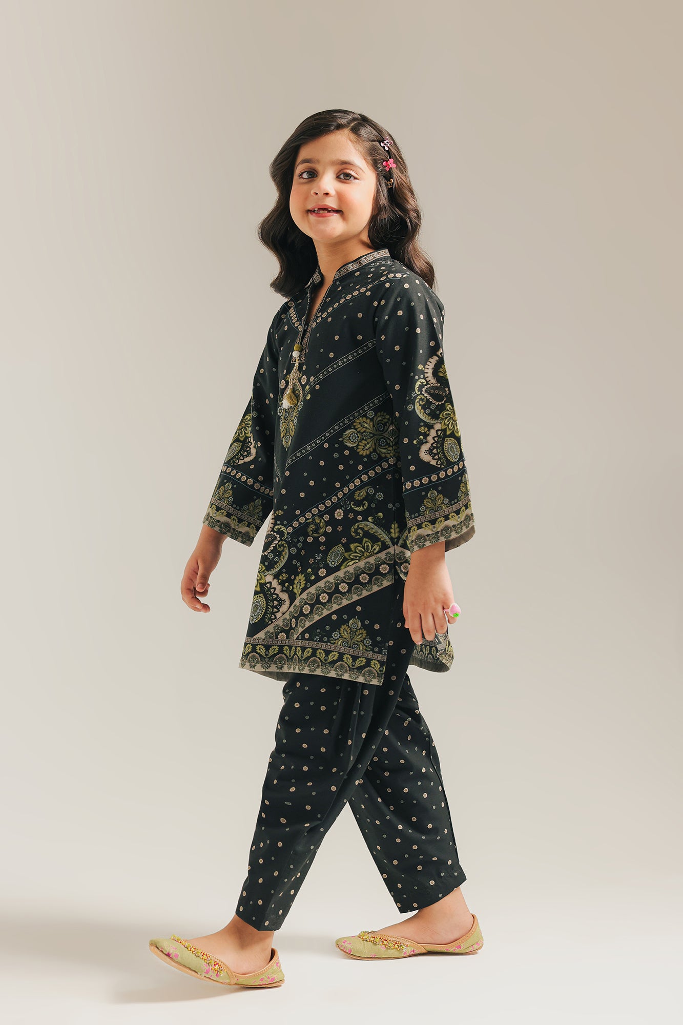 EMBROIDERED SUIT (E1309/402/901)