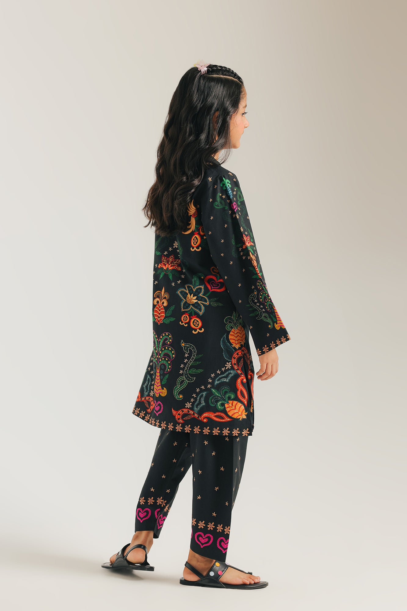 EMBROIDERED SUIT (E1327/402/901)