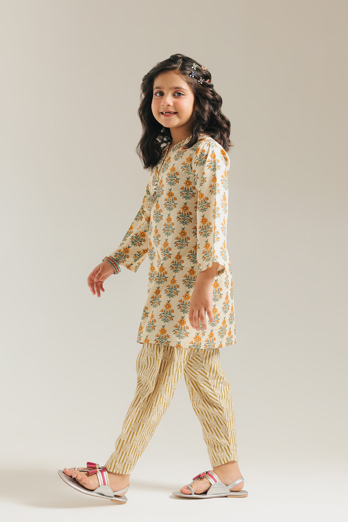 EMBROIDERED SUIT (E1331/402/112)