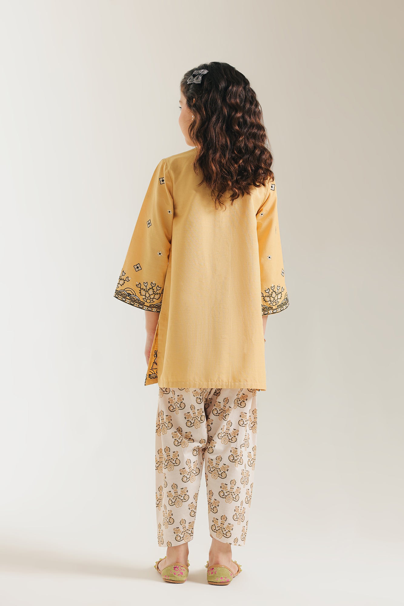 EMBROIDERED SUIT (E1355/402/225)