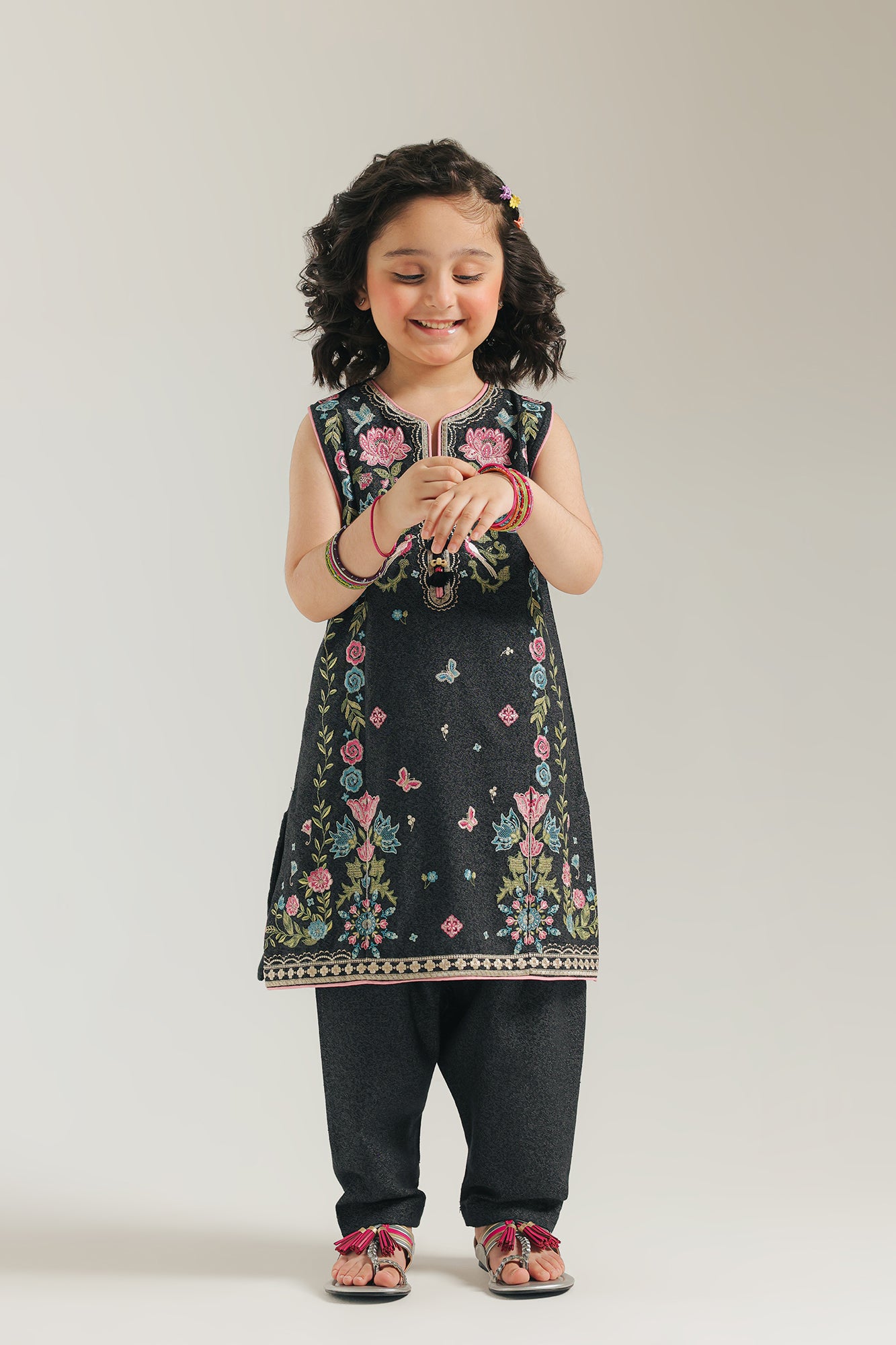 EMBROIDERED SUIT (E1365/402/901)