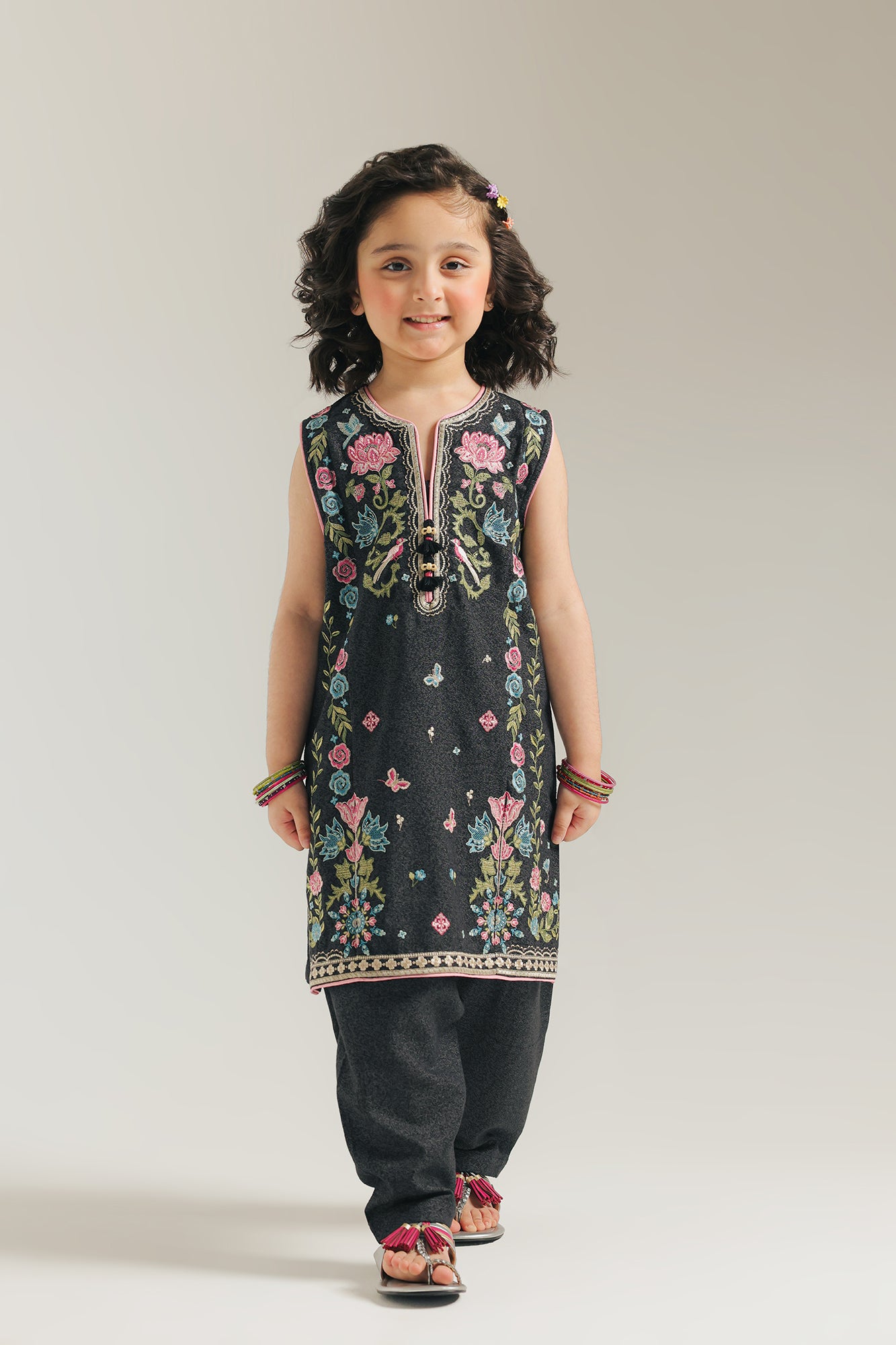 EMBROIDERED SUIT (E1365/402/901)