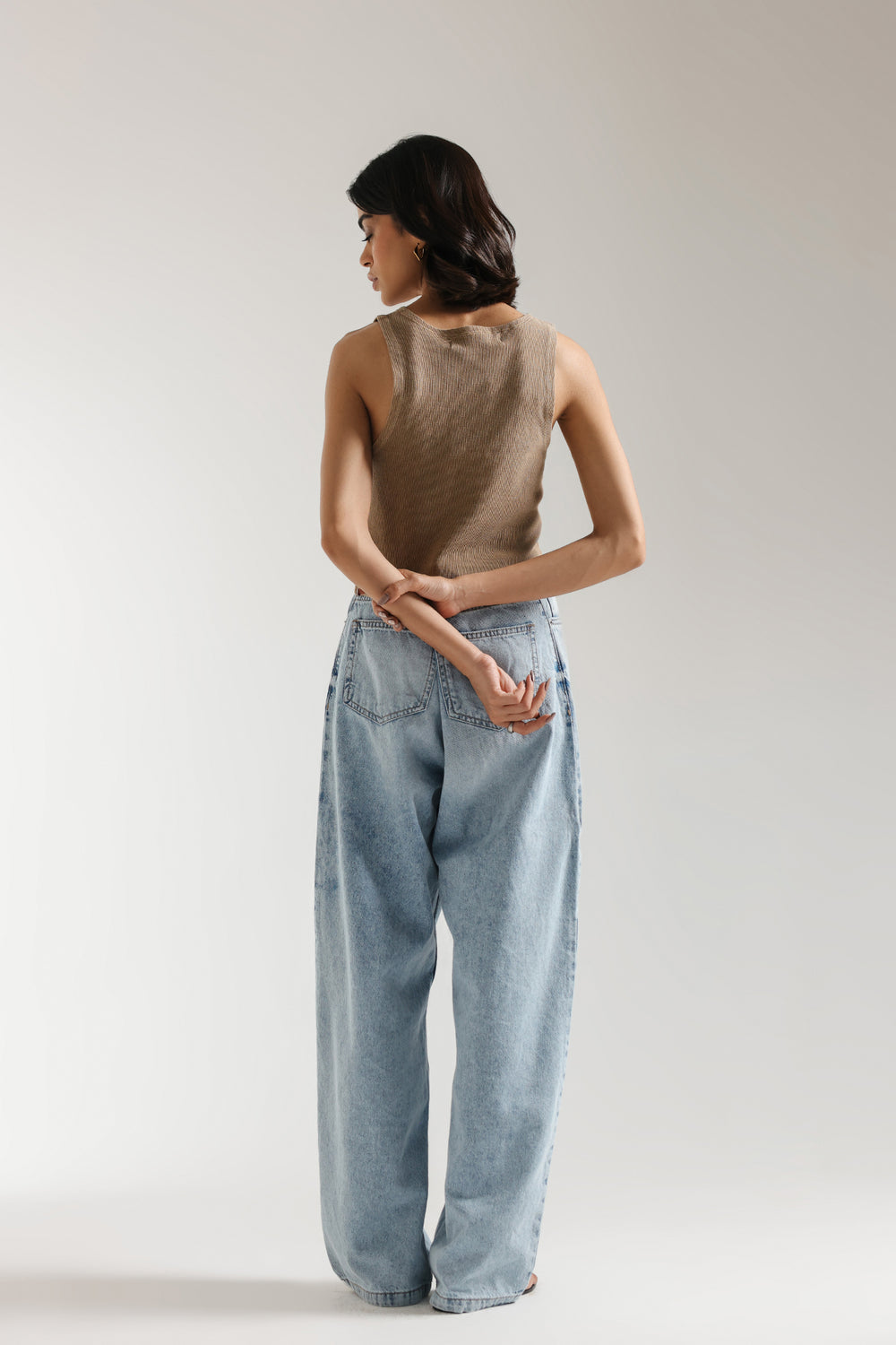 SLEEVELESS CROPPED TOP (E2396/108/113)