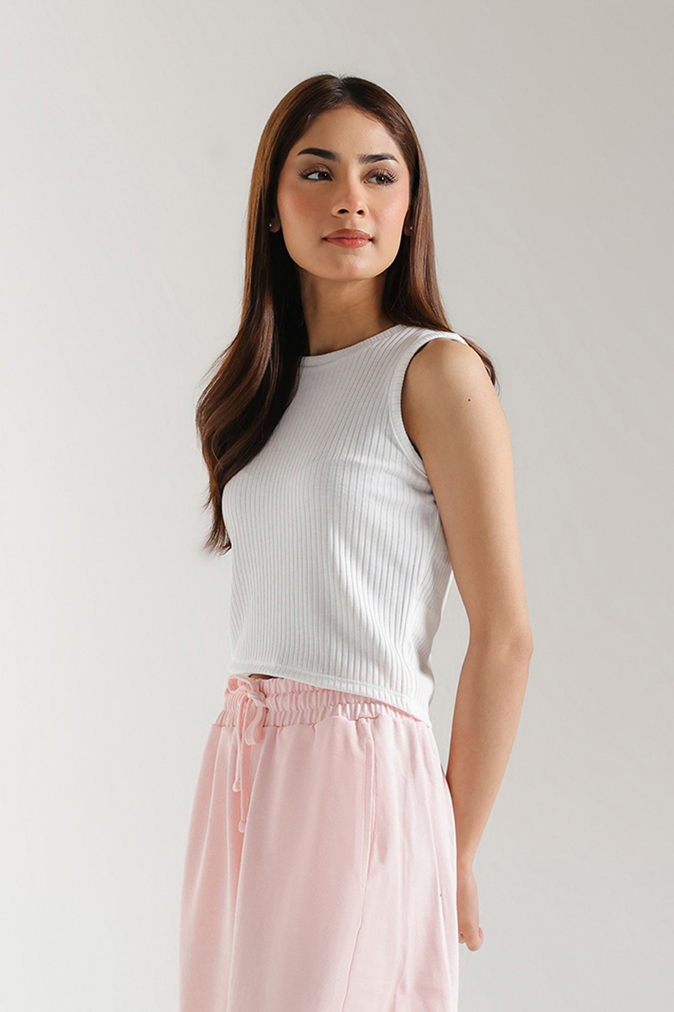 SLEEVELESS CROPPED TOP (E2448/108/001)