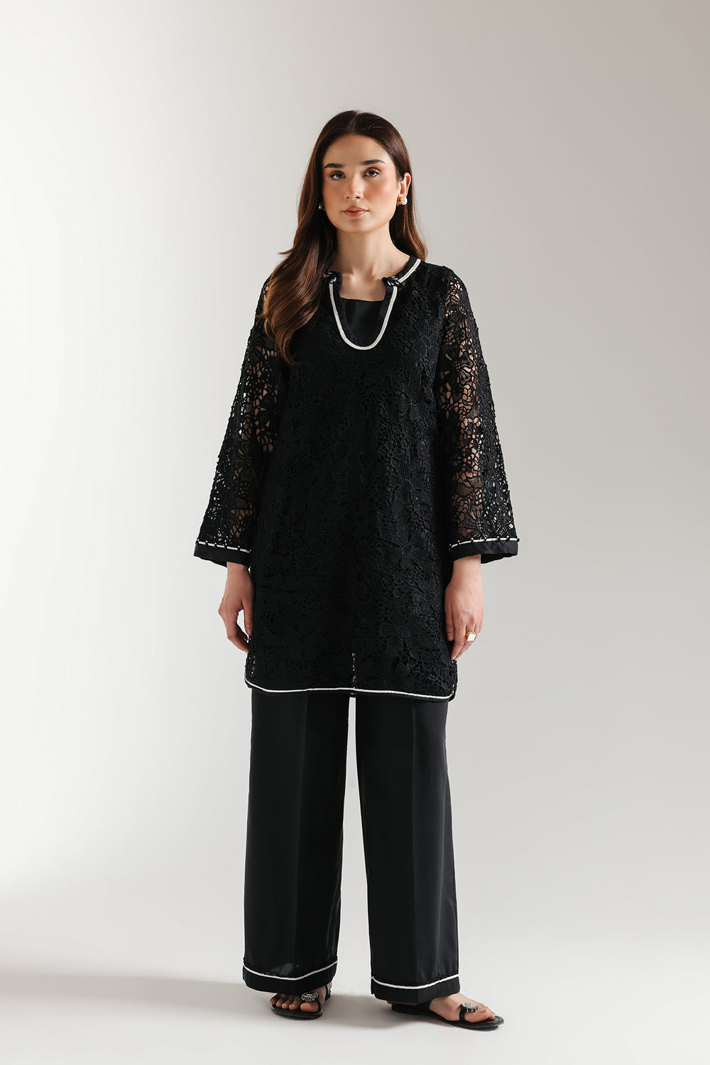 EMBROIDERED SUIT (E2997/103/902)