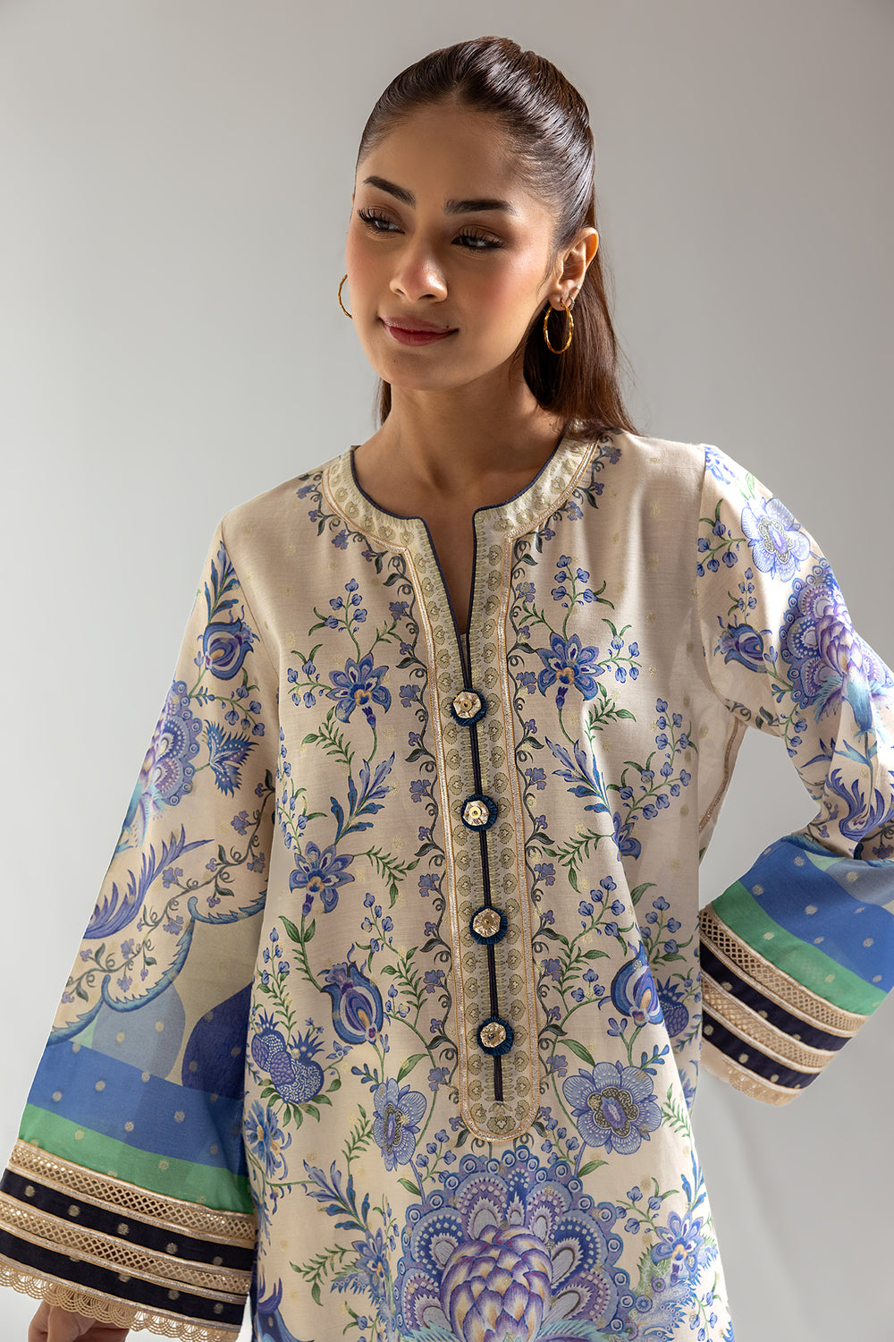 EMBROIDERED SUIT (E103/006/3071)