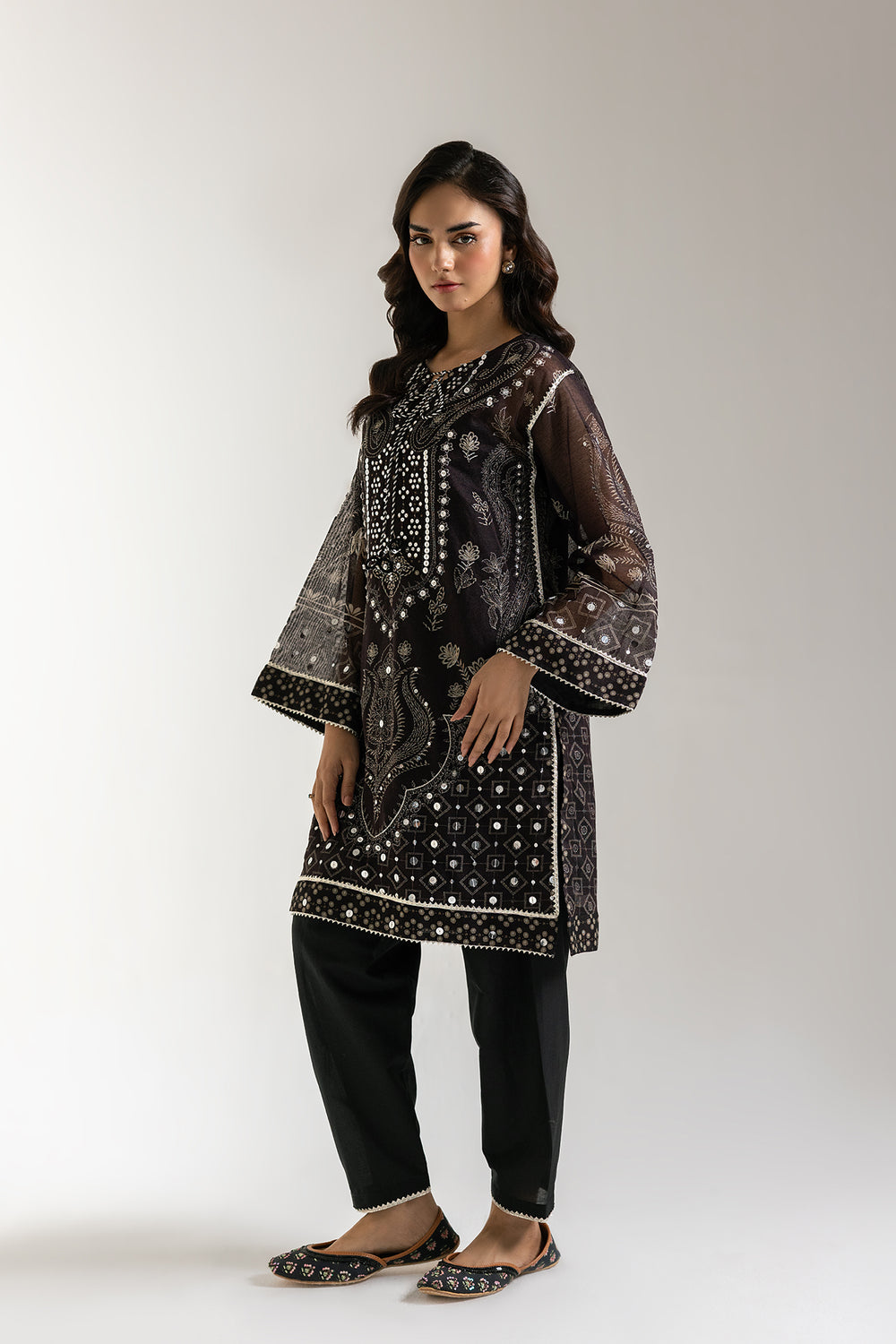 EMBROIDERED SUIT (E3075/103/901)