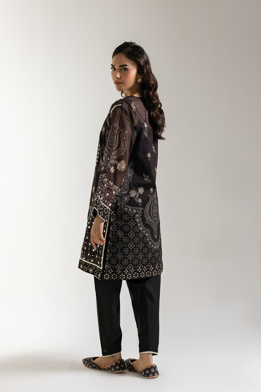 EMBROIDERED SUIT (E3075/103/901)
