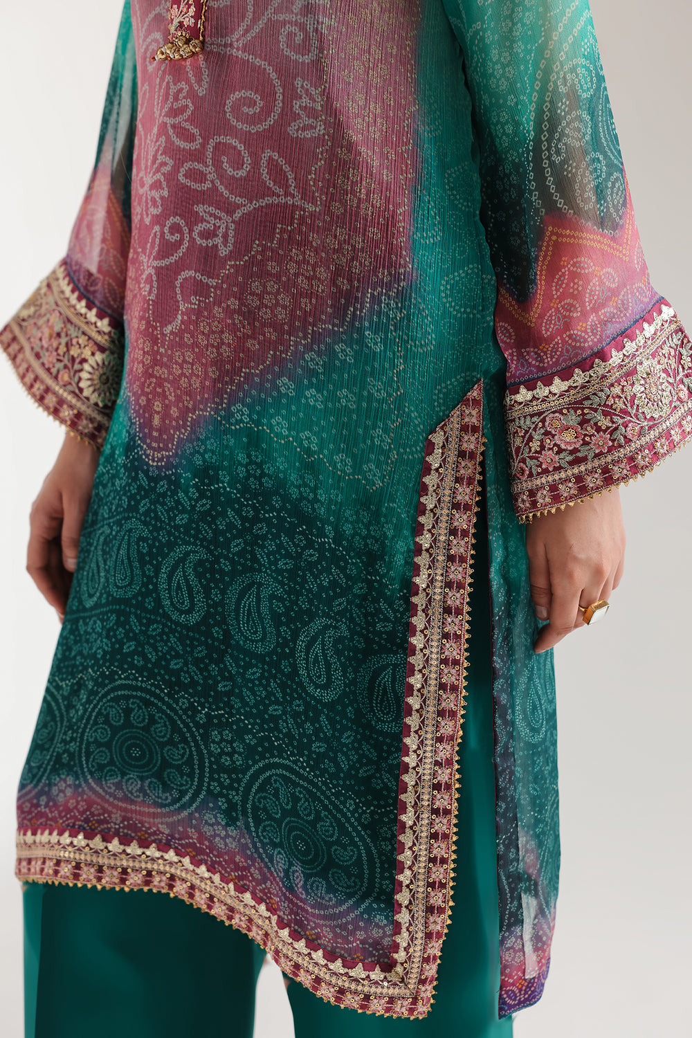 EMBROIDERED SUIT (E3097/103/712)