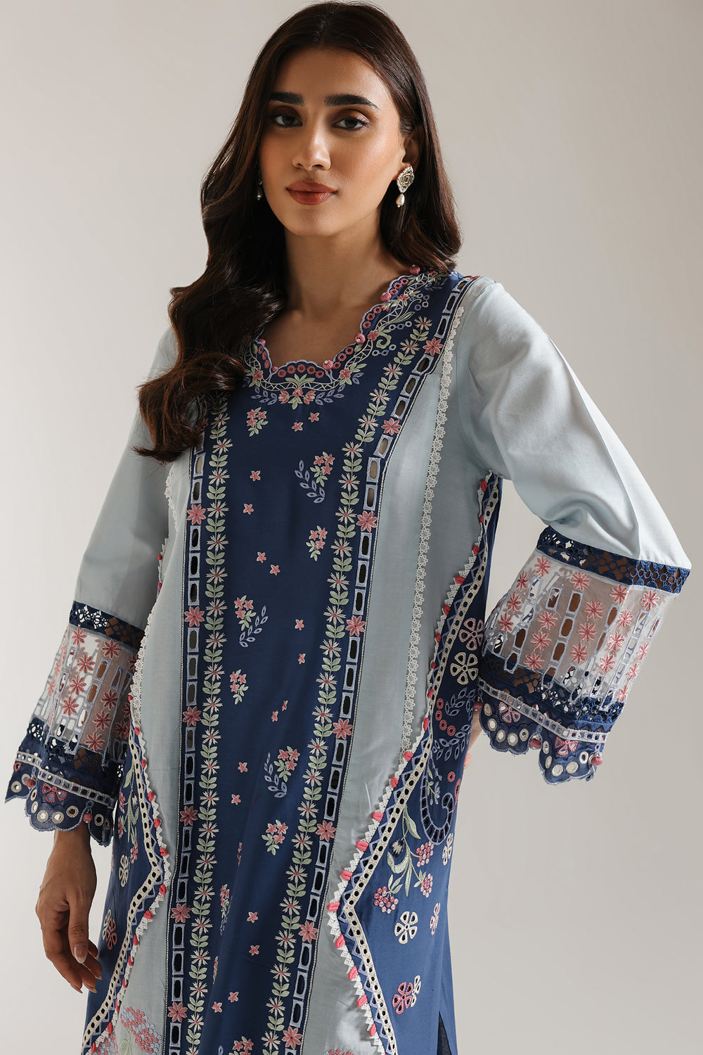 EMBROIDERED SUIT (E3126/103/622)