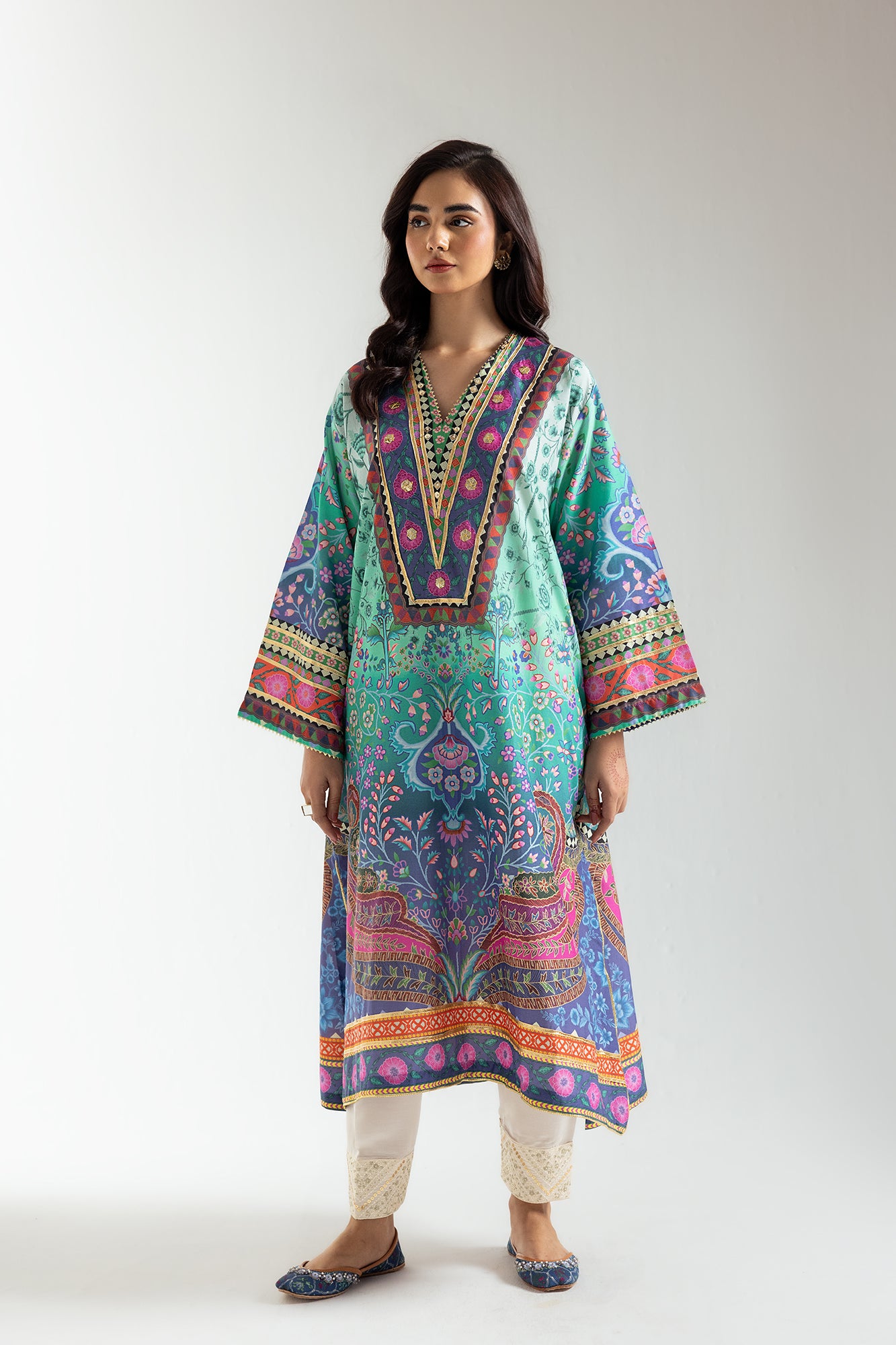 EMBROIDERED SUIT (E3158/103/710)