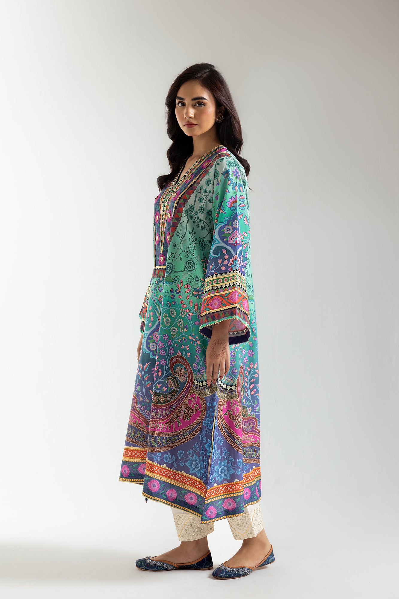 EMBROIDERED SUIT (E3158/103/710)