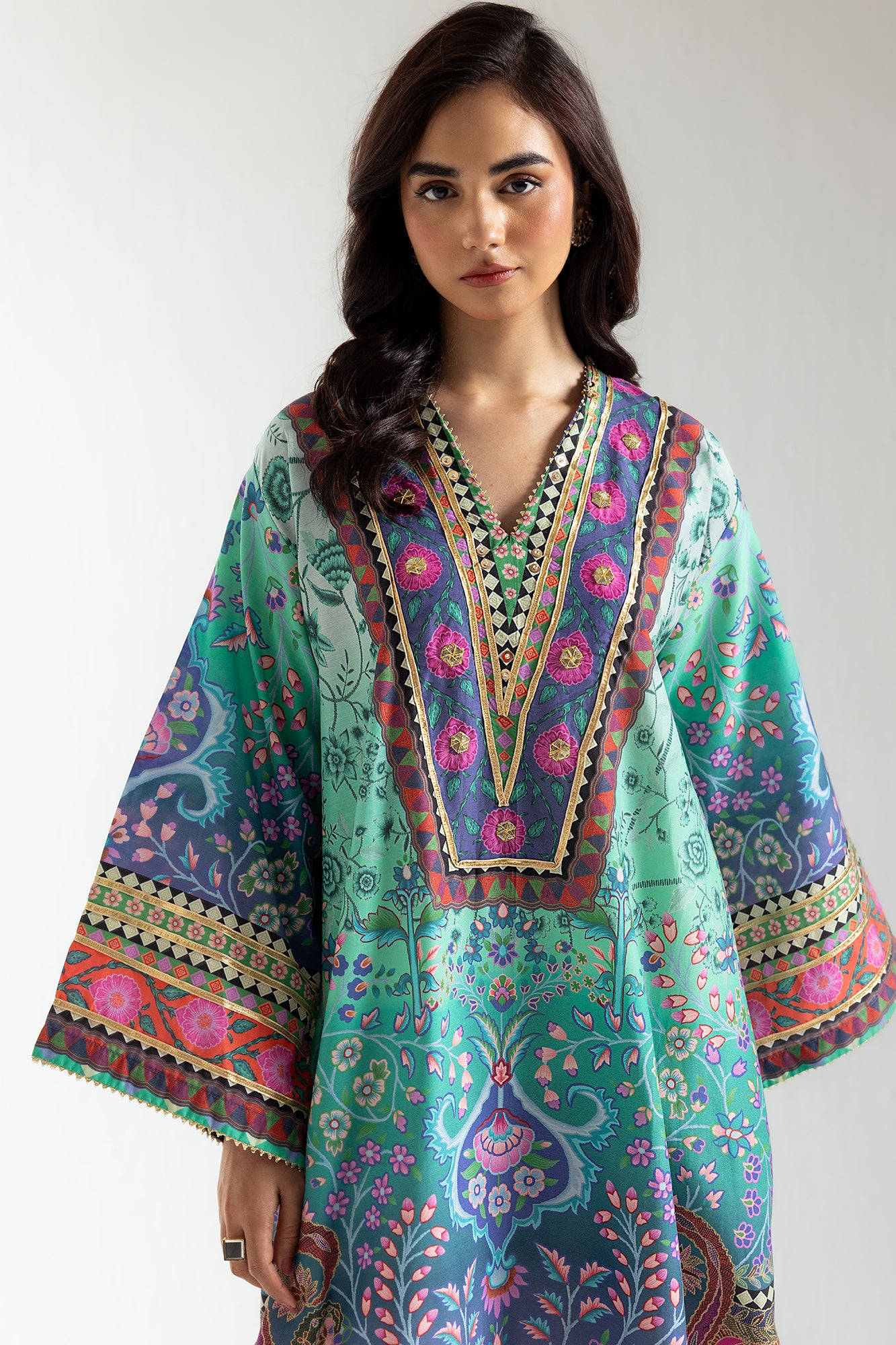 EMBROIDERED SUIT (E3158/103/710)