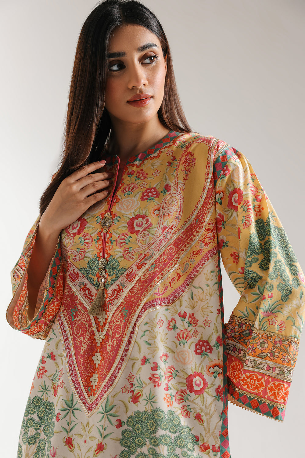 EMBROIDERED SUIT (E3161/103/105)