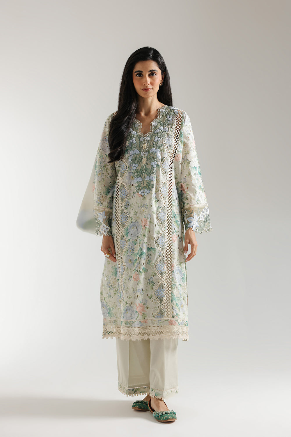 EMBROIDERED SUIT (E3175/103/130)