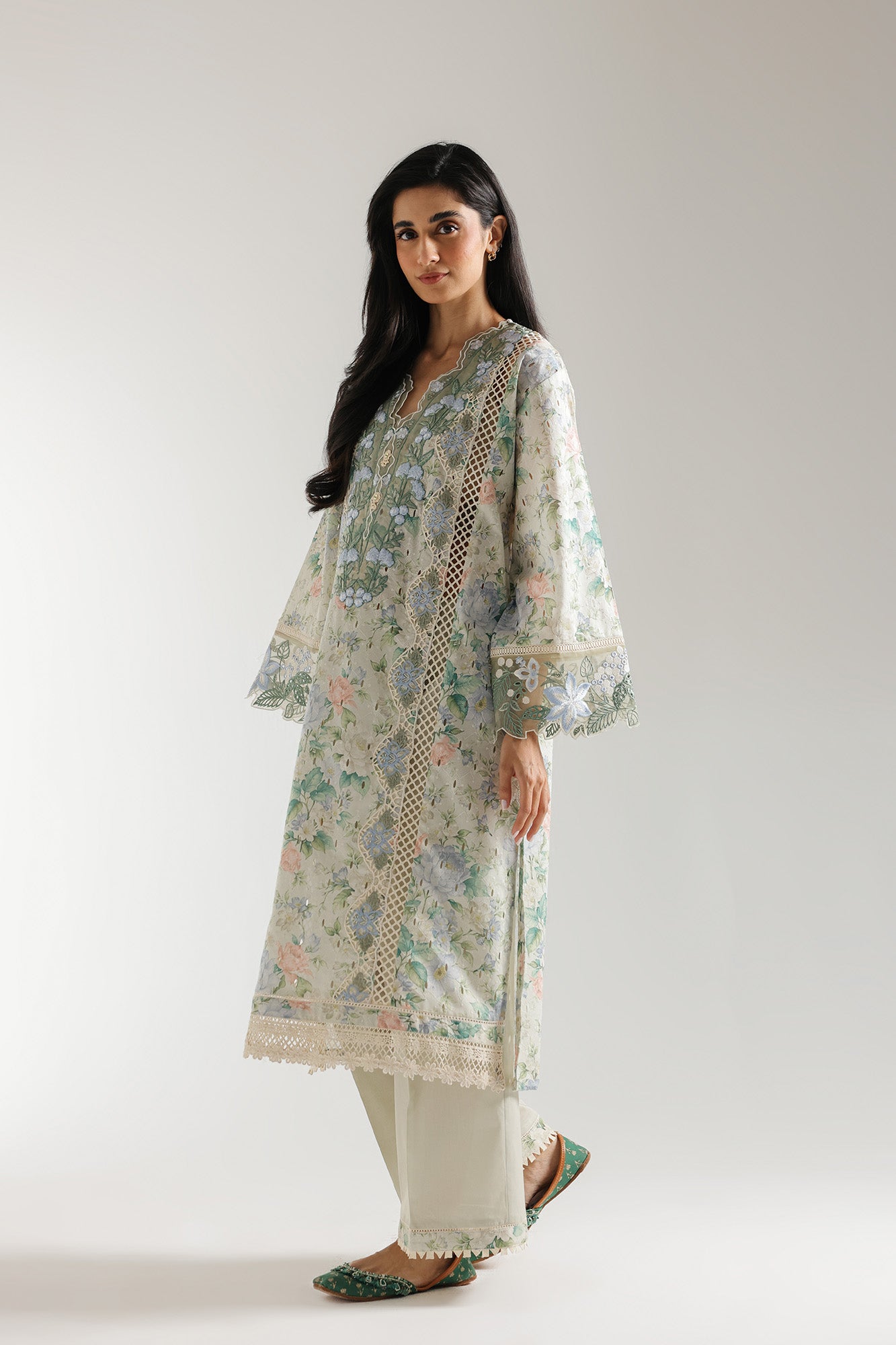 EMBROIDERED SUIT (E3175/103/130)