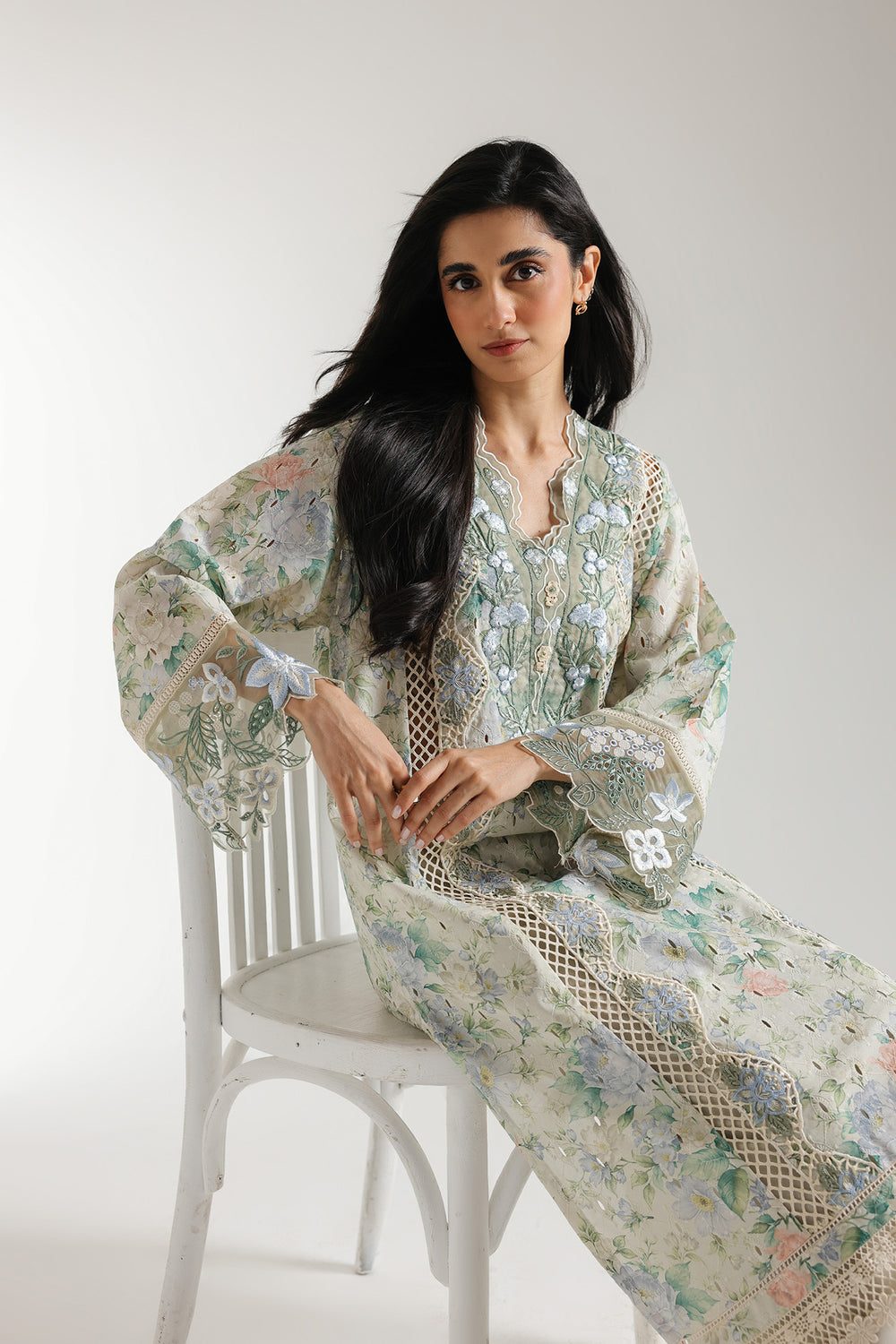 EMBROIDERED SUIT (E3175/103/130)