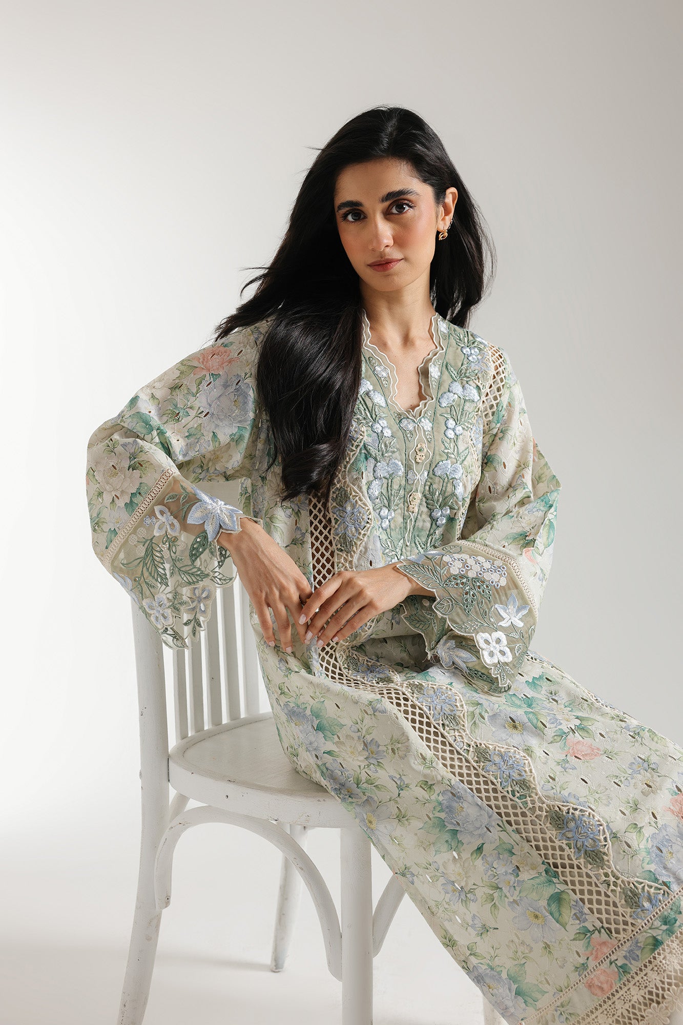 EMBROIDERED SUIT (E3175/103/130)