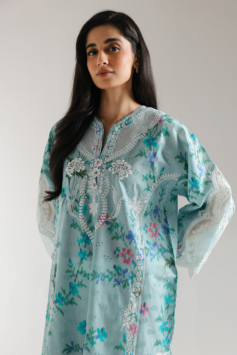 EMBROIDERED SUIT (E103/616/3204)