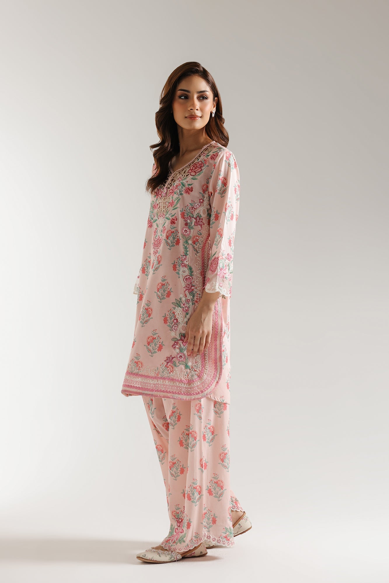 EMBROIDERED SUIT (E103/329/3239)