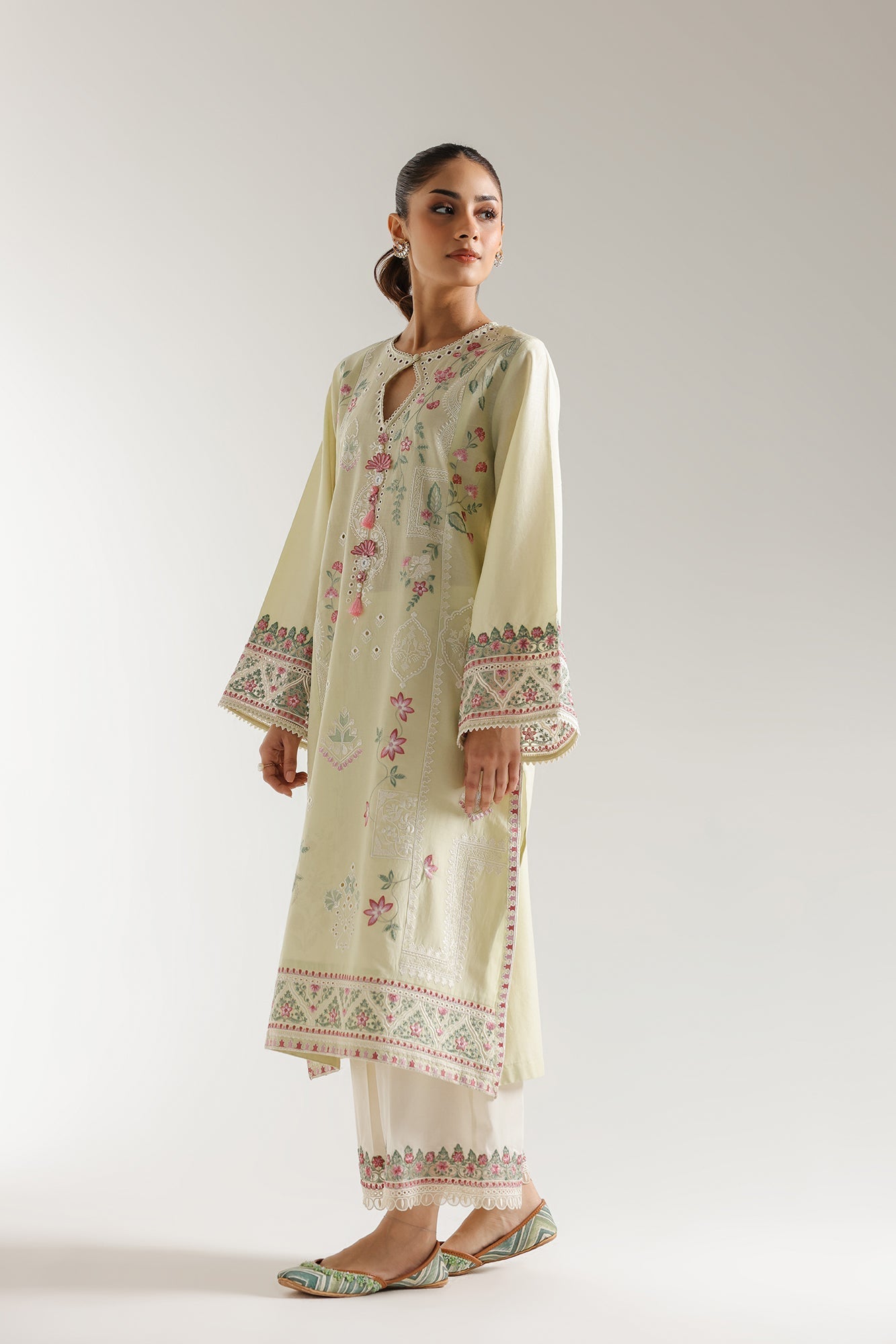 EMBROIDERED SUIT (E103/130/3241)
