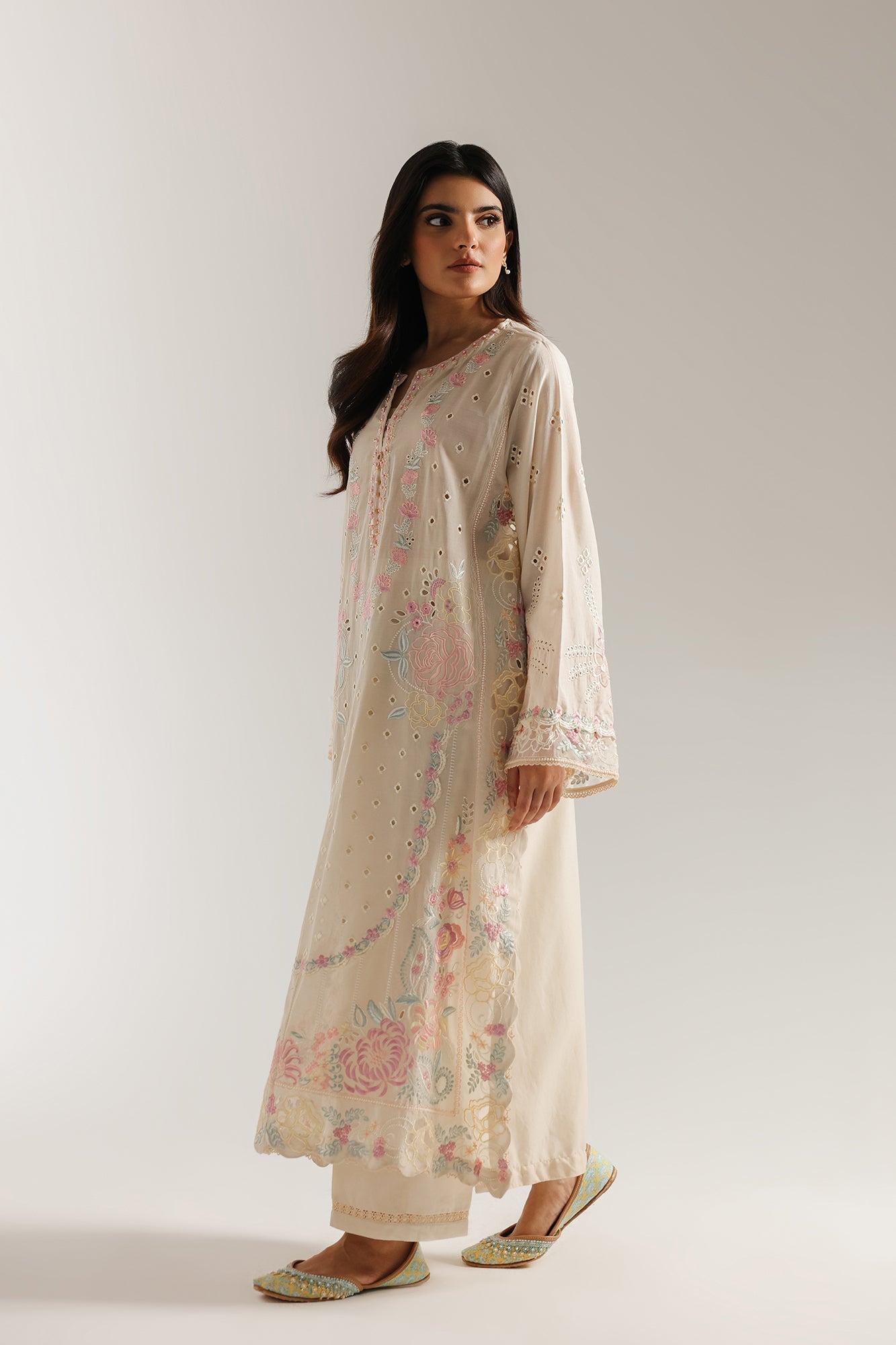 EMBROIDERED SUIT (E103/110/3252)
