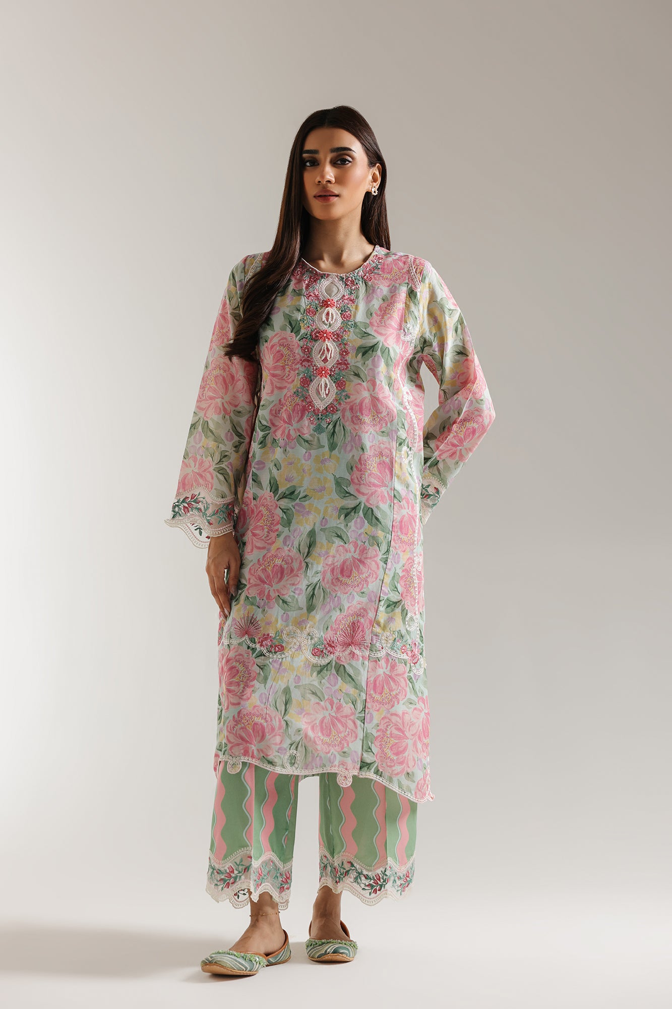 EMBROIDERED SUIT (E103/130/3263)