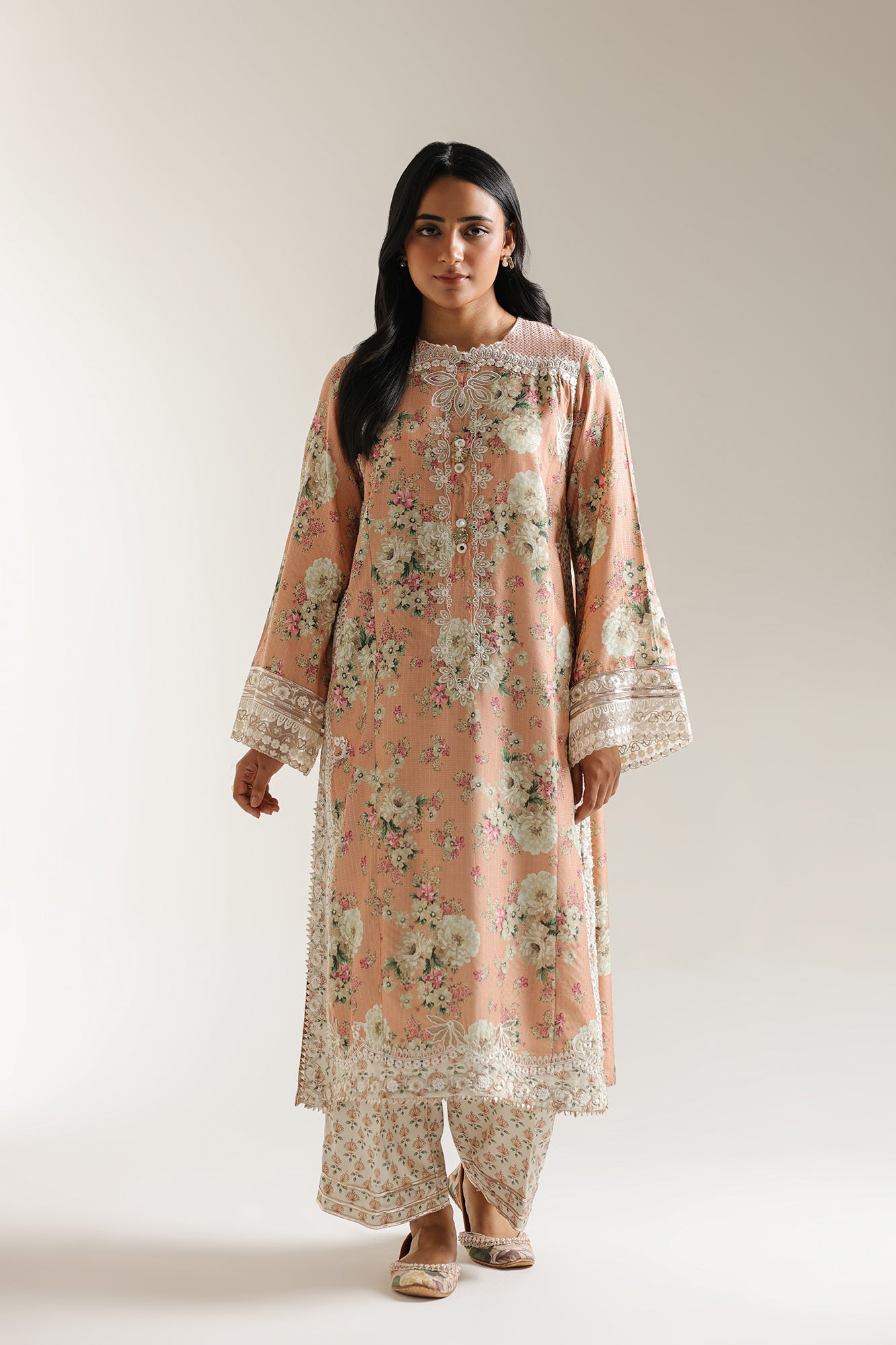 EMBROIDERED SUIT (E3336/103/215)