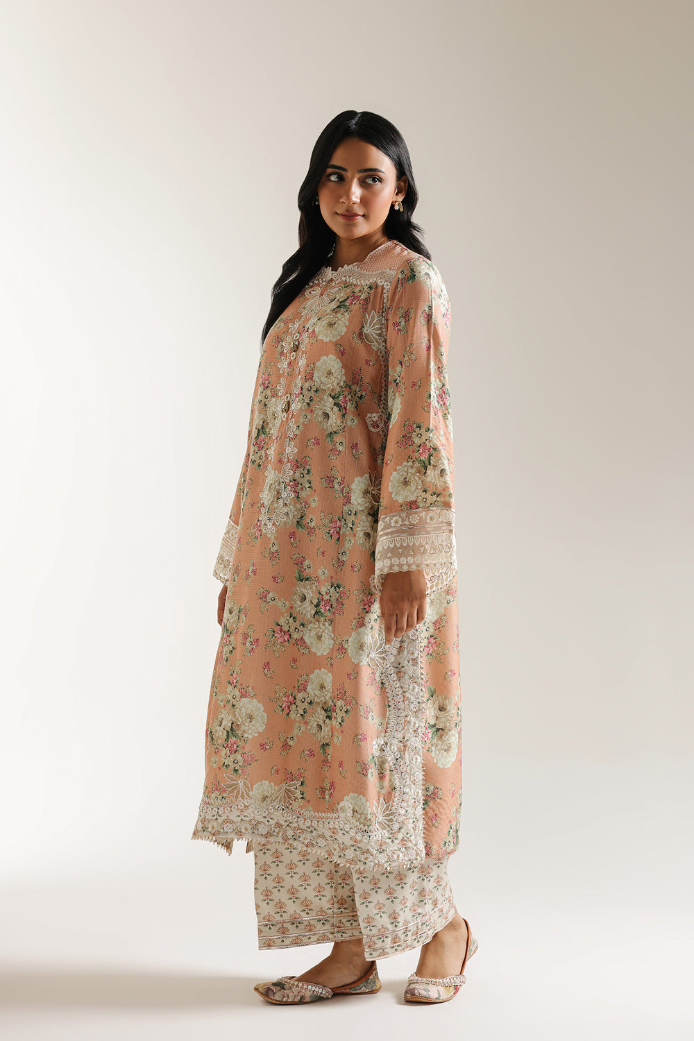 EMBROIDERED SUIT (E3336/103/215)