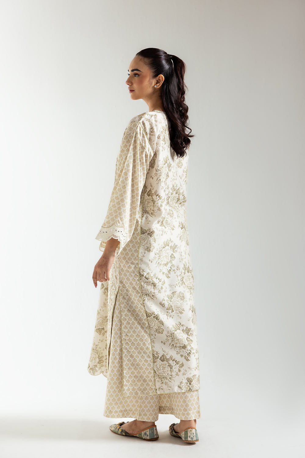 EMBROIDERED SUIT (E3339/103/006)