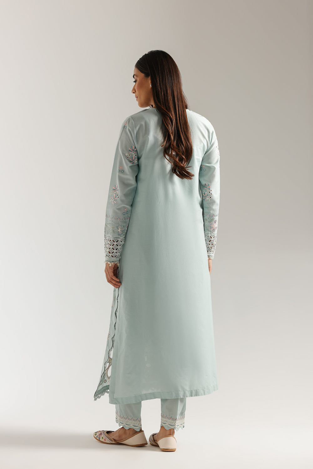 EMBROIDERED SUIT (E3457/103/721)